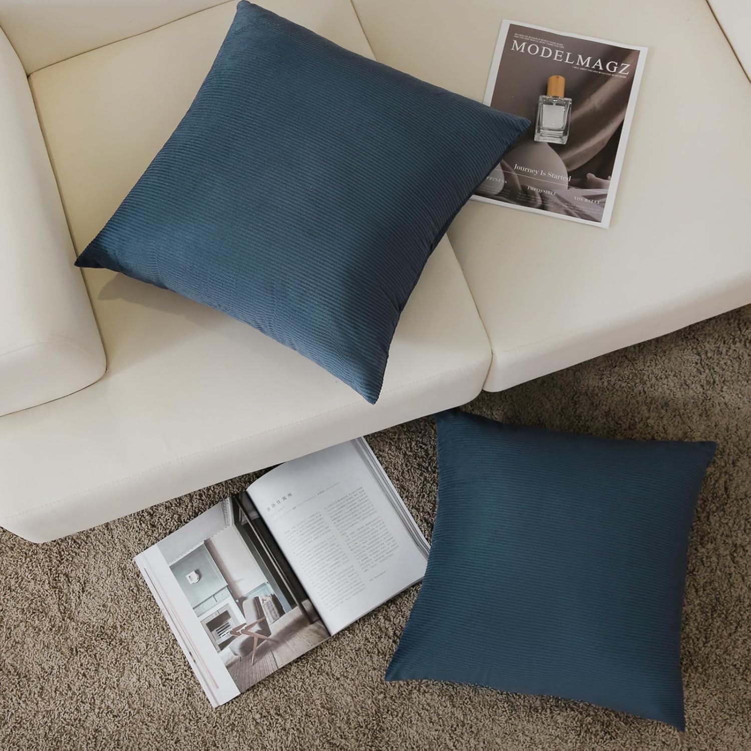 JIAHANNHA Juego de 2 fundas de almohada de terciopelo azul gris de 24 x 24 pulgadas, fundas de cojín cuadradas con diseño de rayas suaves y