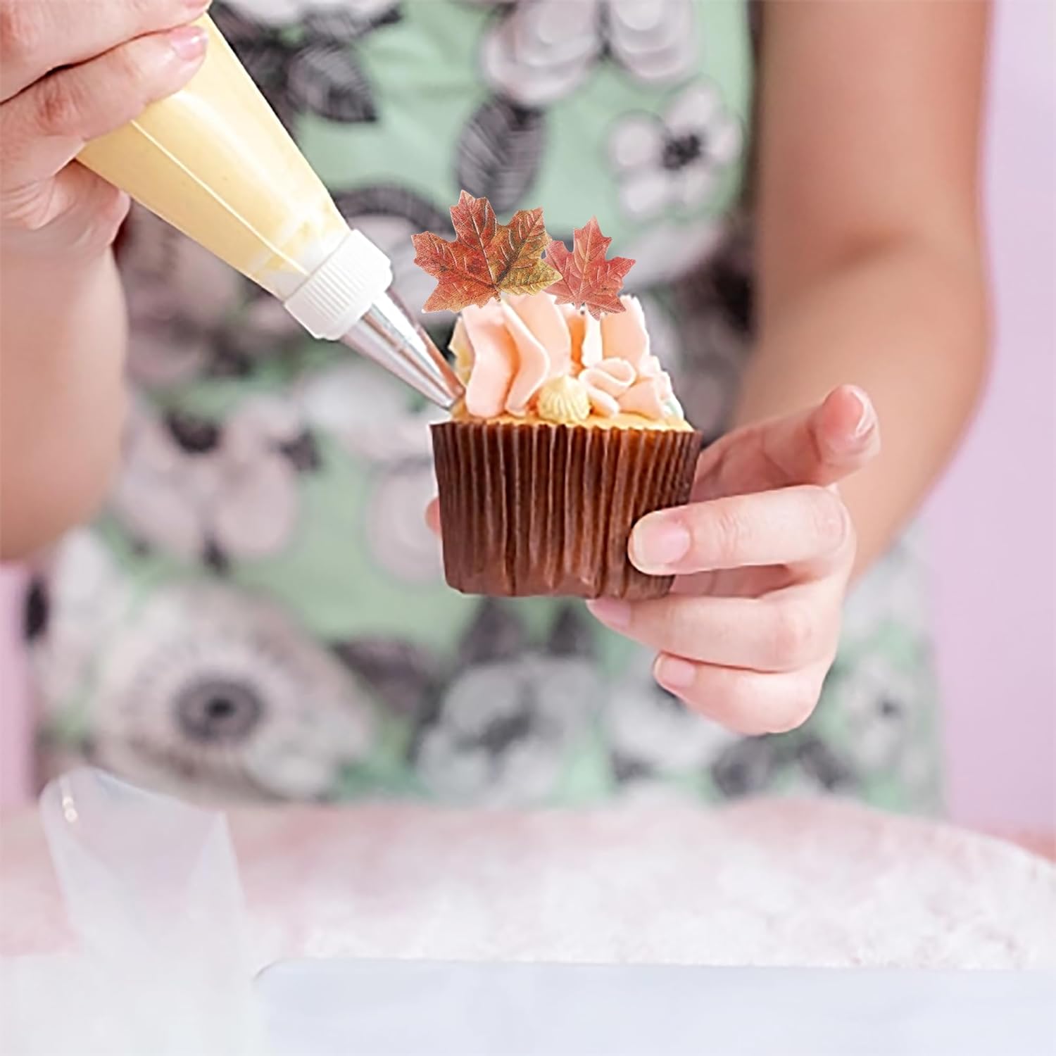 Paquete de 40 adornos comestibles de hojas de otoño para cupcakes de hojas doradas, hojas de arce de otoño, oblea de arroz, decoración de pasteles