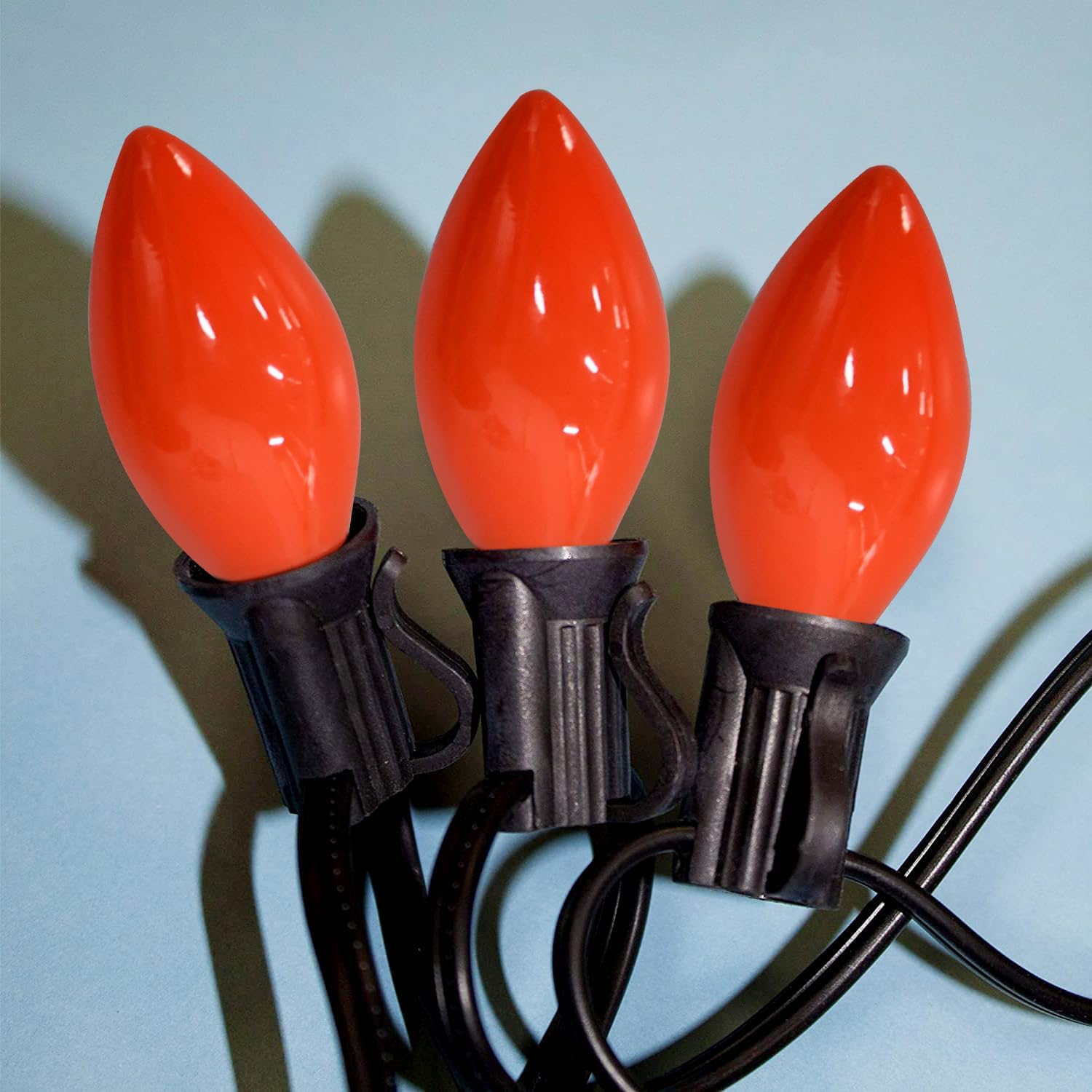 Luces LED C7 de Halloween, 25 pies, de cerámica, color naranja, luces de Halloween para interiores y exteriores con 25 bombillas LED C7, ideal como