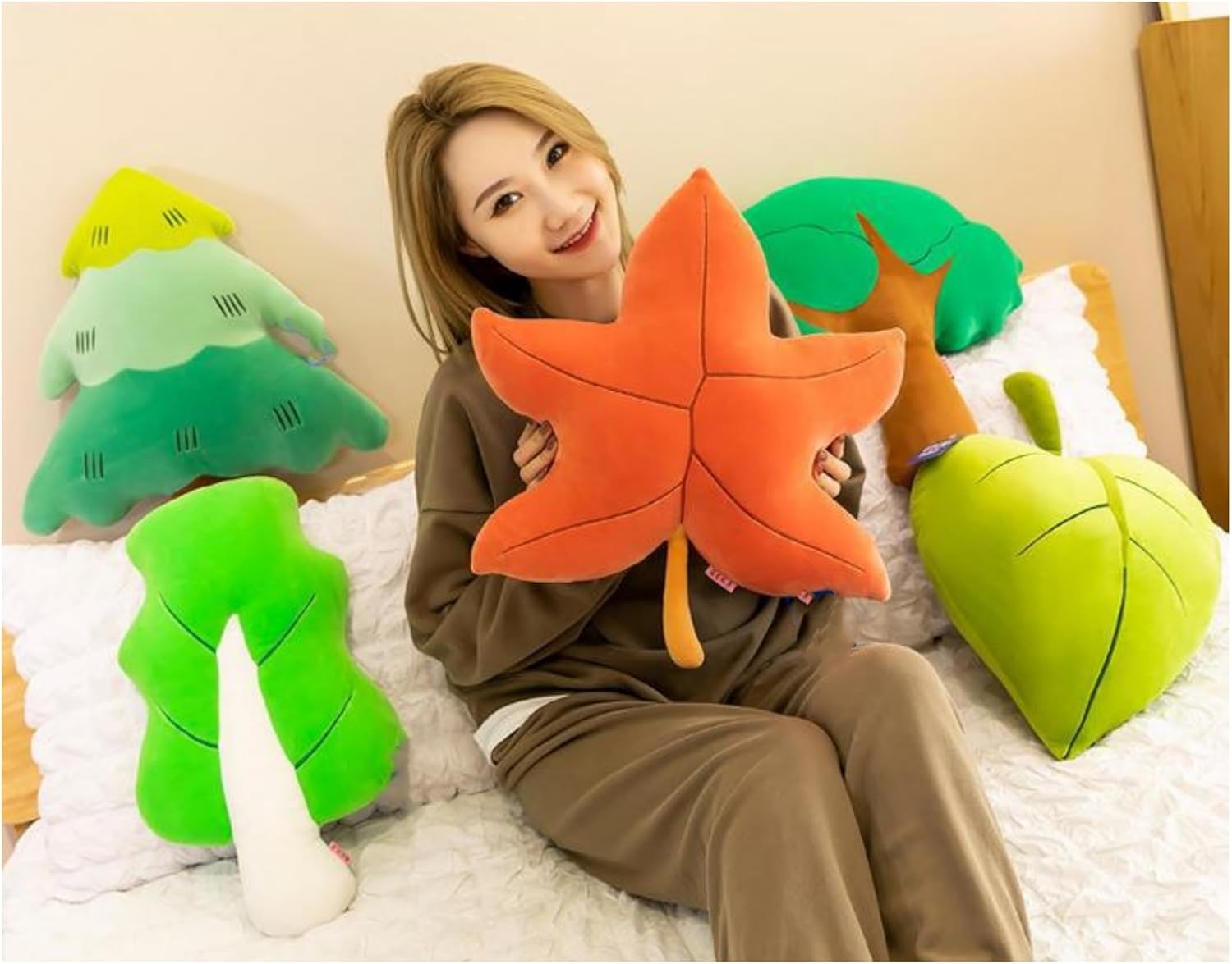 Almohada de felpa con forma de hoja de arce, almohada con forma de planta para dormitorio, decoración del hogar, 19.7 in, naranja