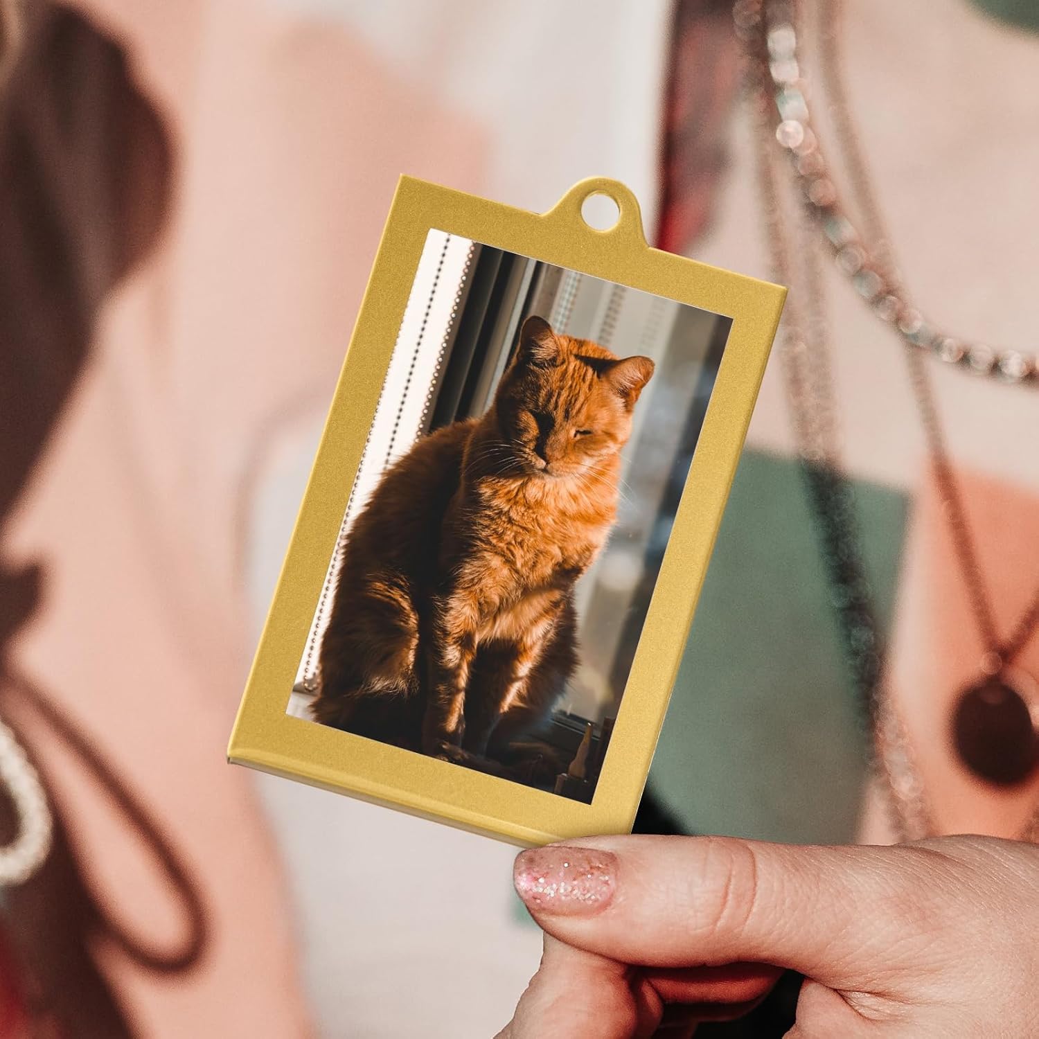 UNIQOOO Juego de 8 adornos de fotos rectangulares de acrílico de Navidad para mostrar imagen, marco de fotos acrílico colgante de 2 x 3 pulgadas,