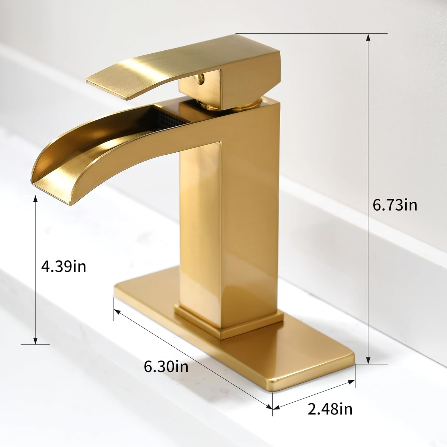 Grifo de baño dorado en cascada  Grifos de lavabo de una sola manija para baño de 1 agujero o 3 agujeros para 4 pulgadas  Moderno grifo de latón