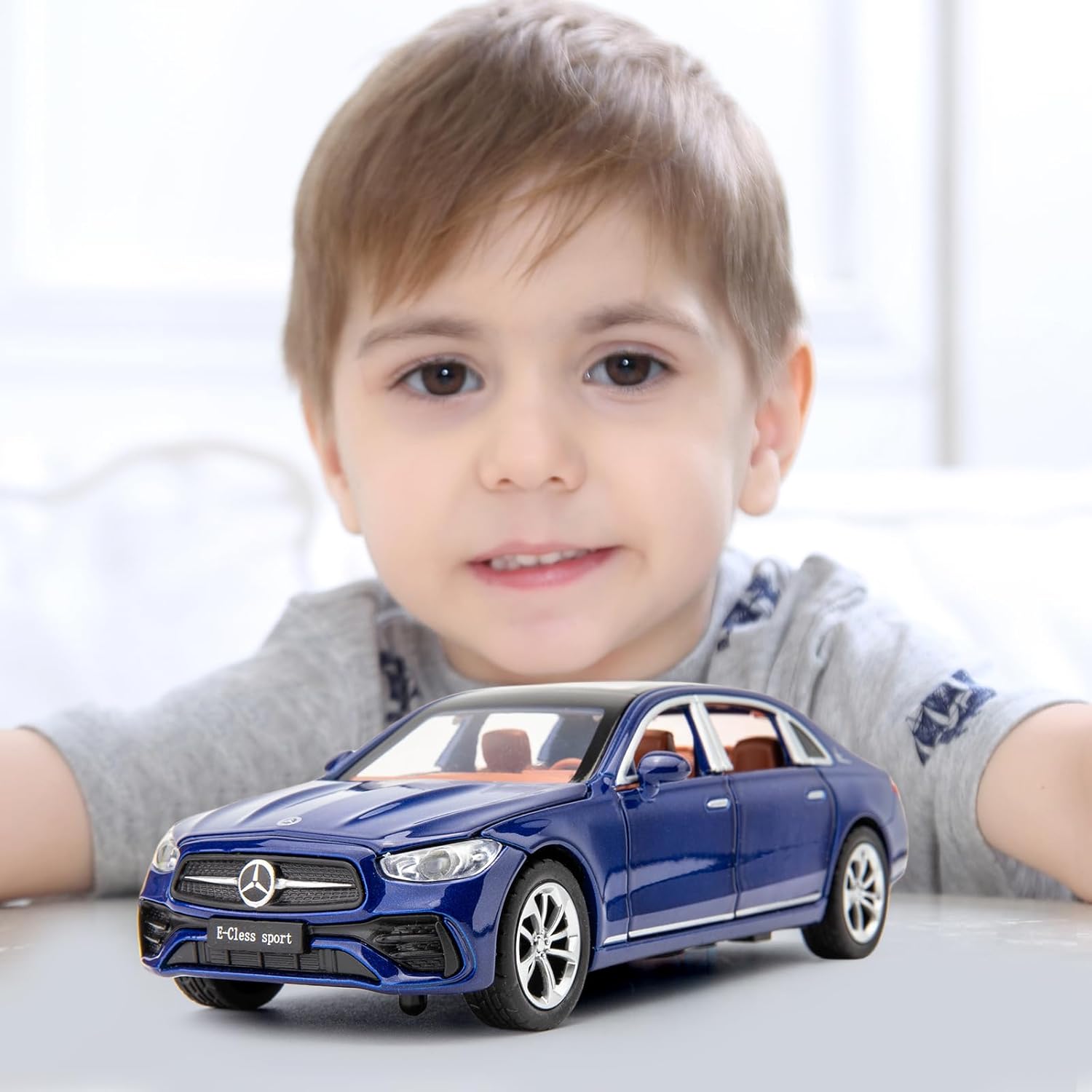 BDTCTK 132 compatible con el modelo Benz E300l modelo, auto de juguete coleccionable de aleación de zinc fundido a presión con sonido y luz para