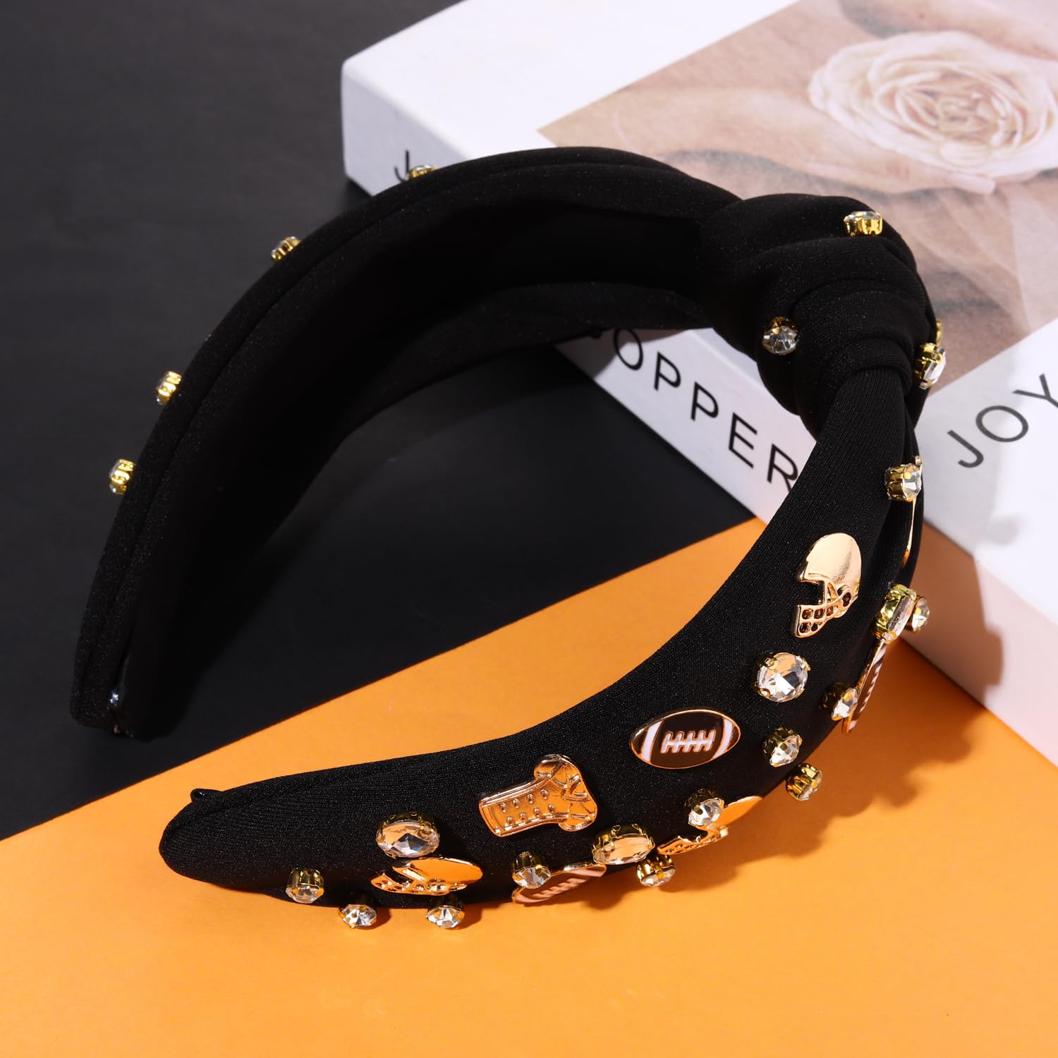 Diadema anudada de fútbol para mujer, deportiva con perlas blancas y diamantes de imitación, diadema divertida con nudo torcido, accesorios para el