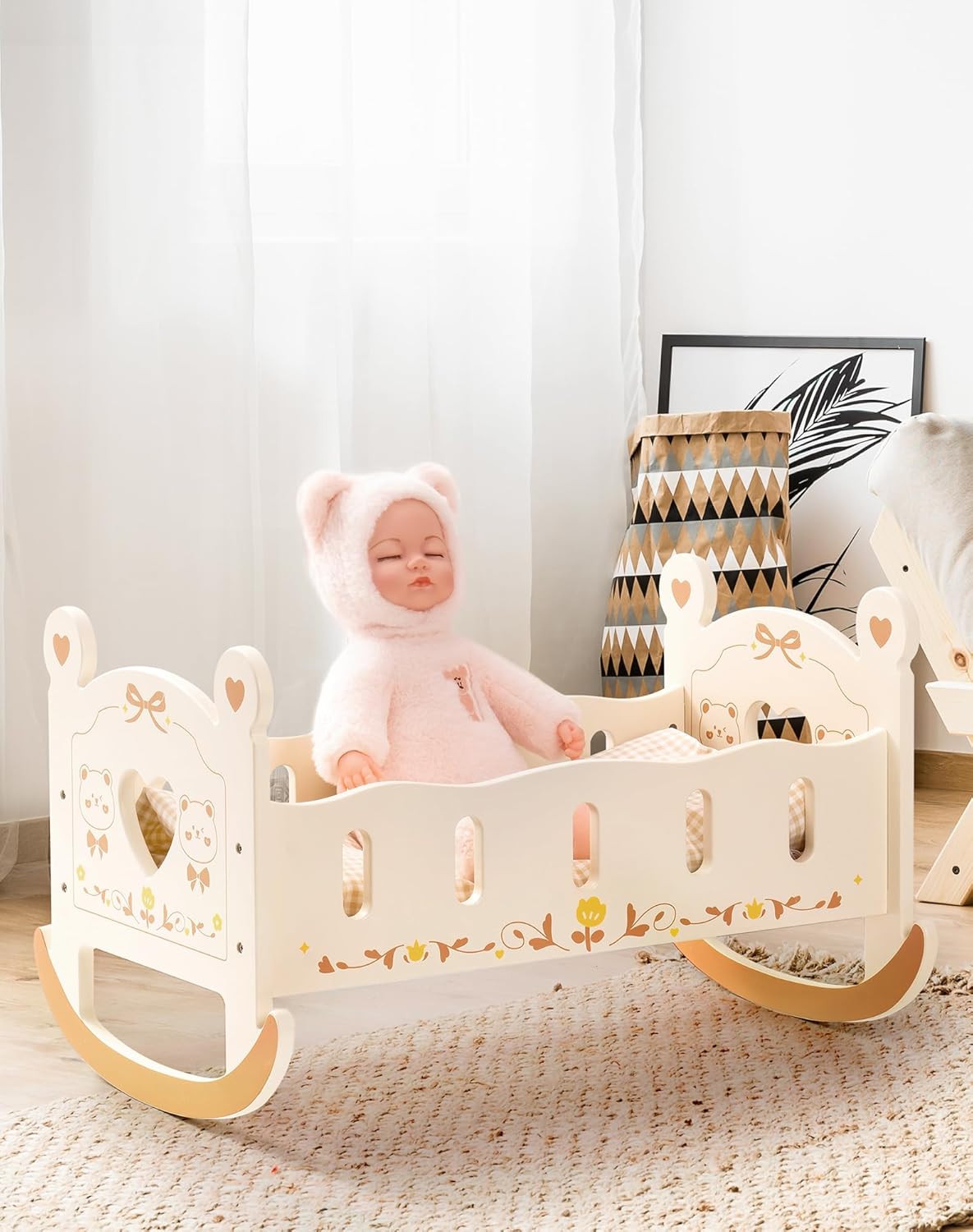 ROBOTIME Cuna de muñeca – Cuna de madera para muñecas  Cama de muñeca  Accesorios para muebles de muñeca  Cuna mecedora para muñecas con ropa de