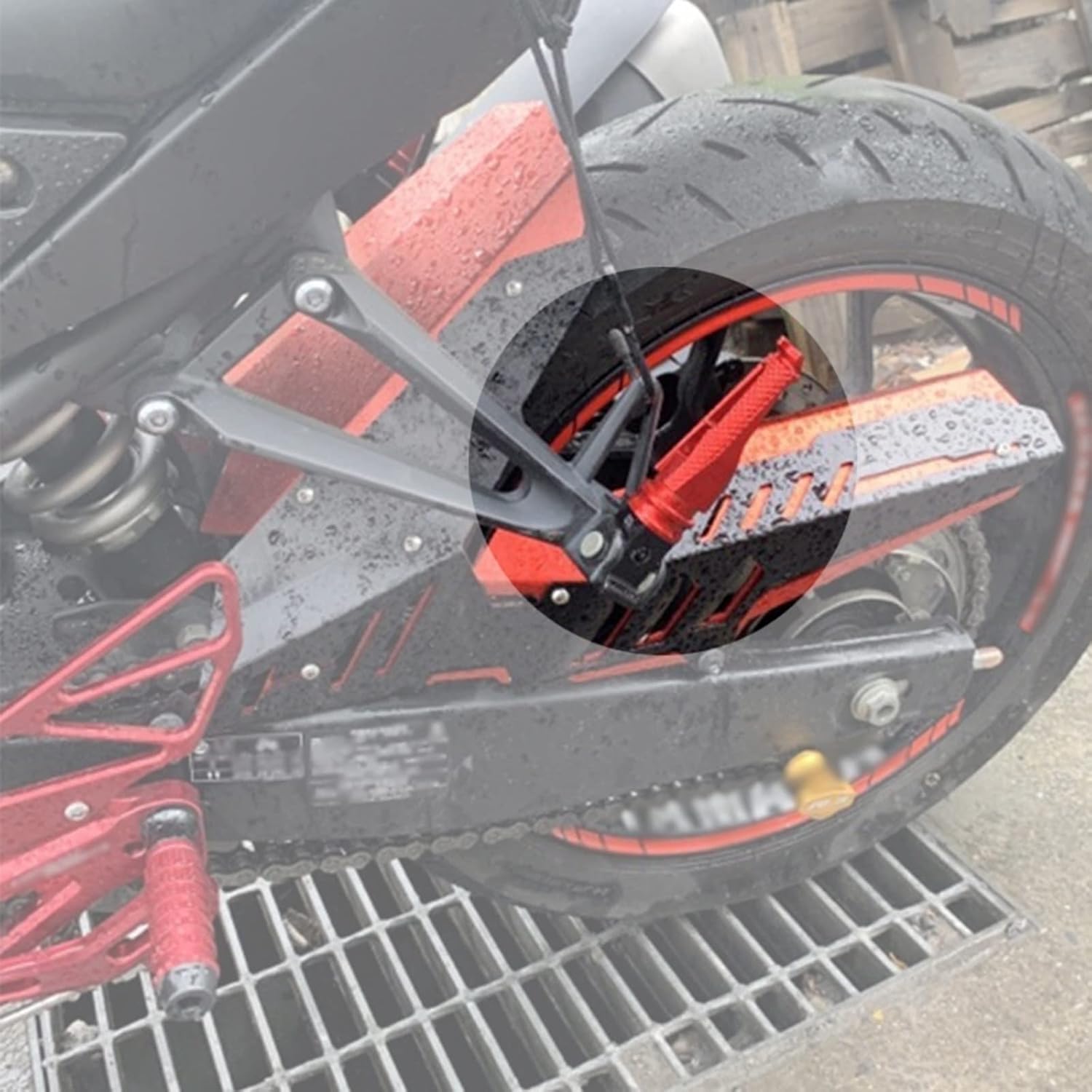 Estriberas traseras Pedal Pasapiés Pasajero para Yamaha R3 R25 R15 T-MAX 530 TMAX 530 T-MAX 500 TMAX500 XJ6 MT07 MT09 MT10 MT 07 MT 09 MT 10 (Color