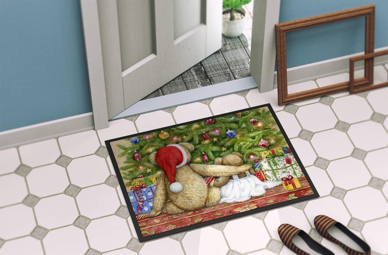 Caroline’s Treasures CDCO0415MAT – Tapete de peluche de Navidad con tapete de árbol de 18 x 27 pulgadas, tapete para puerta delantera, interior y