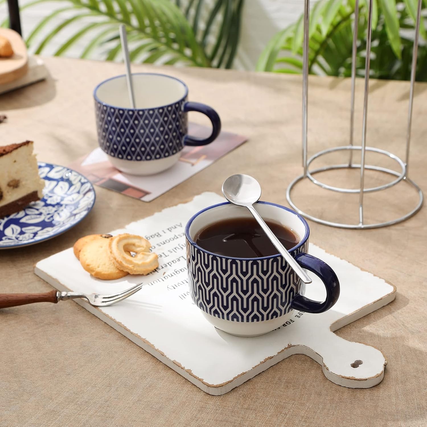 Selamica Juego de tazas de café de cerámica, apilables de 14 onzas, tazas grandes de capuchino de porcelana con cucharas y estante de soporte,