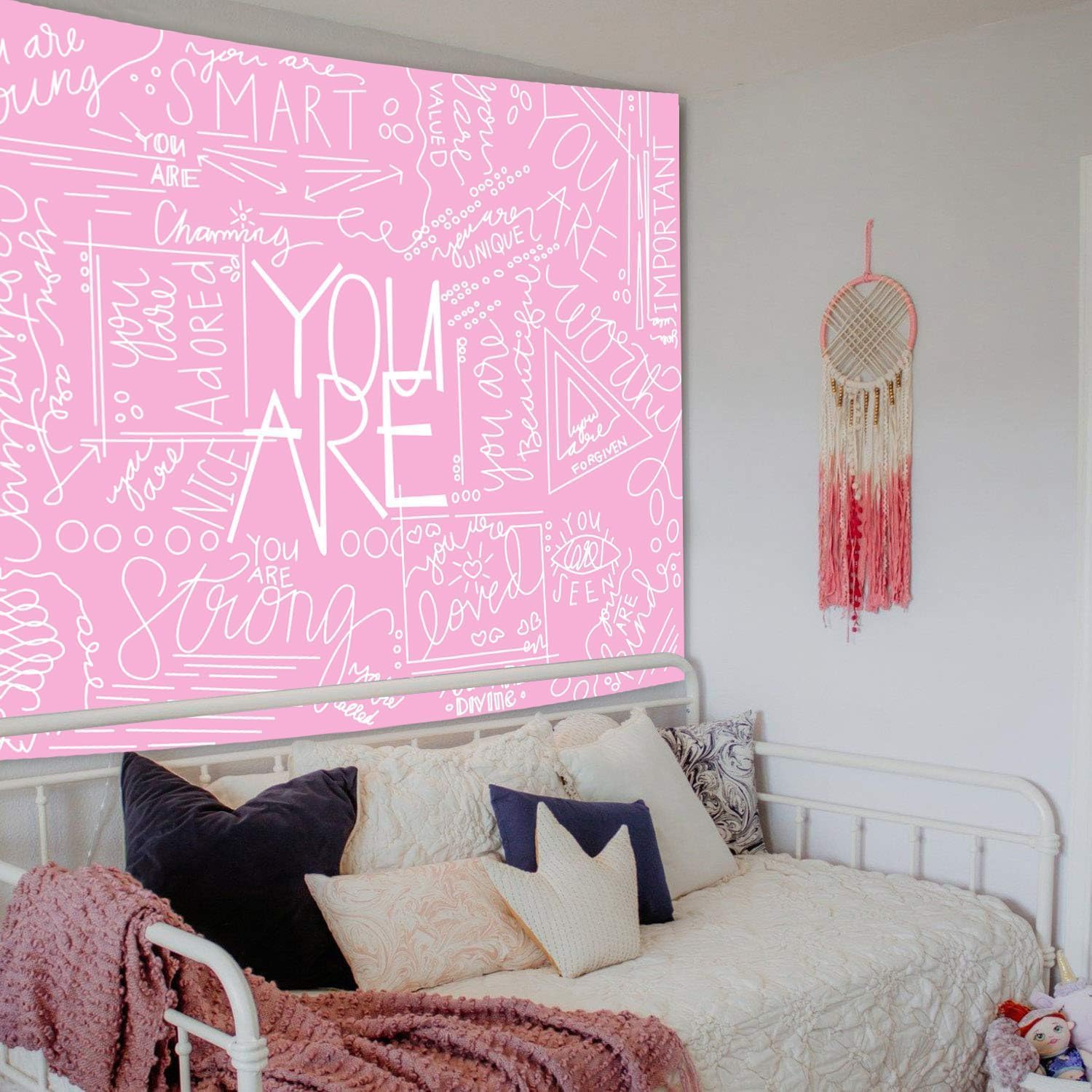 Miytal Quote You are – Tapiz de pared, arte inspirador para colgar en la pared, tapiz blanco para dormitorio de adolescentes y niñas, 59.1 x 80