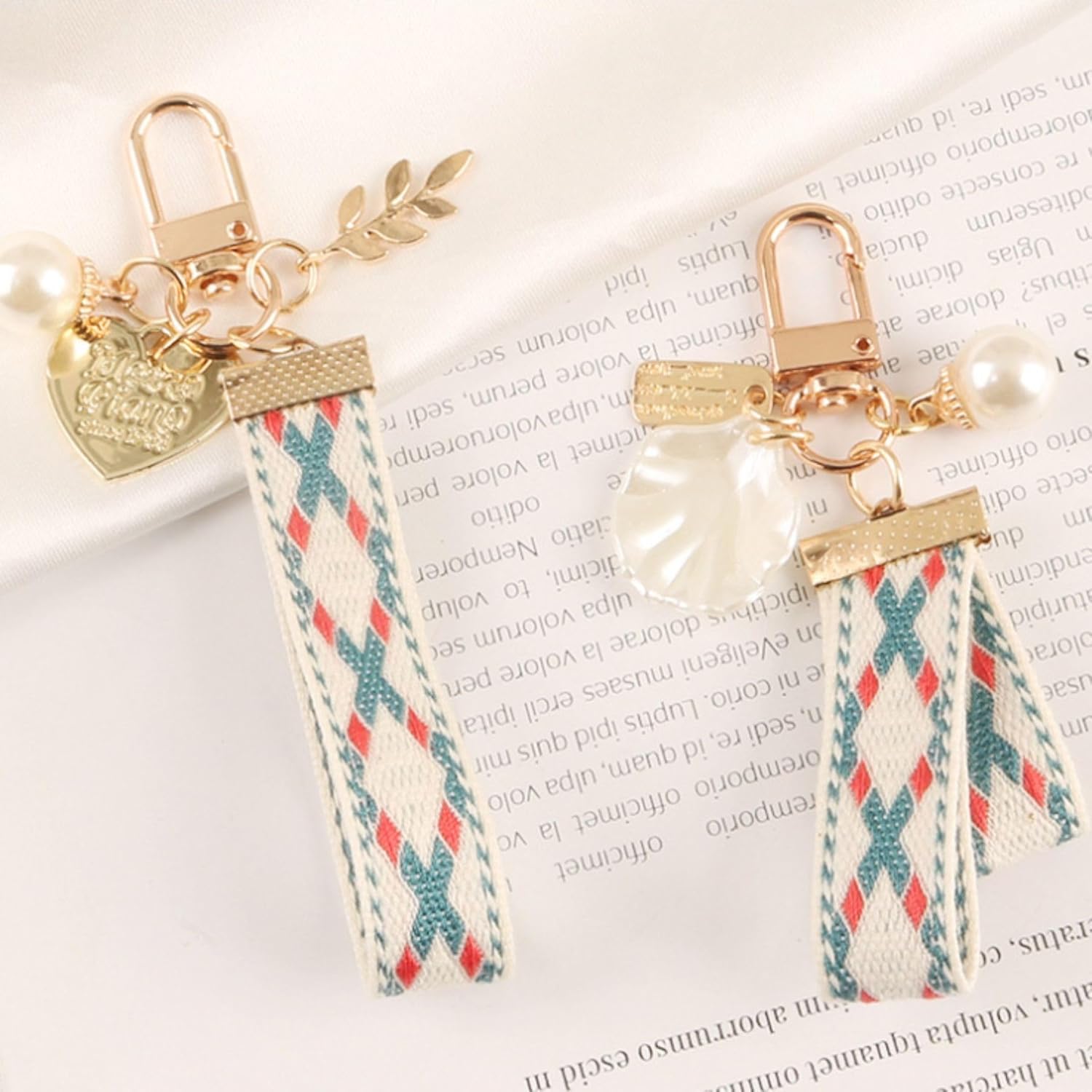 Llavero de pulsera para mujer, cordón de mano para muñeca, llavero con correa para la muñeca, llavero con perlas brillantes con purpurina