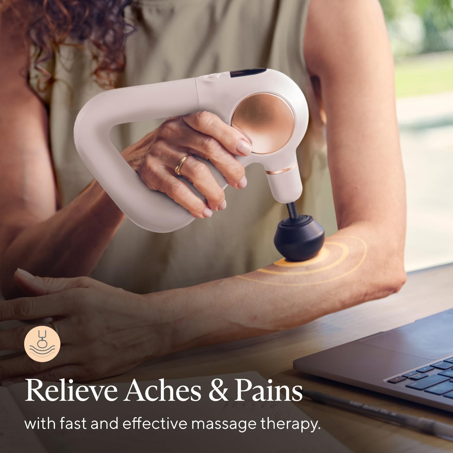Theragun Sense Percussion Pistola de masaje  Masajeador personal de tejido profundo con rutinas de respiración precargadas para aliviar el estrés,