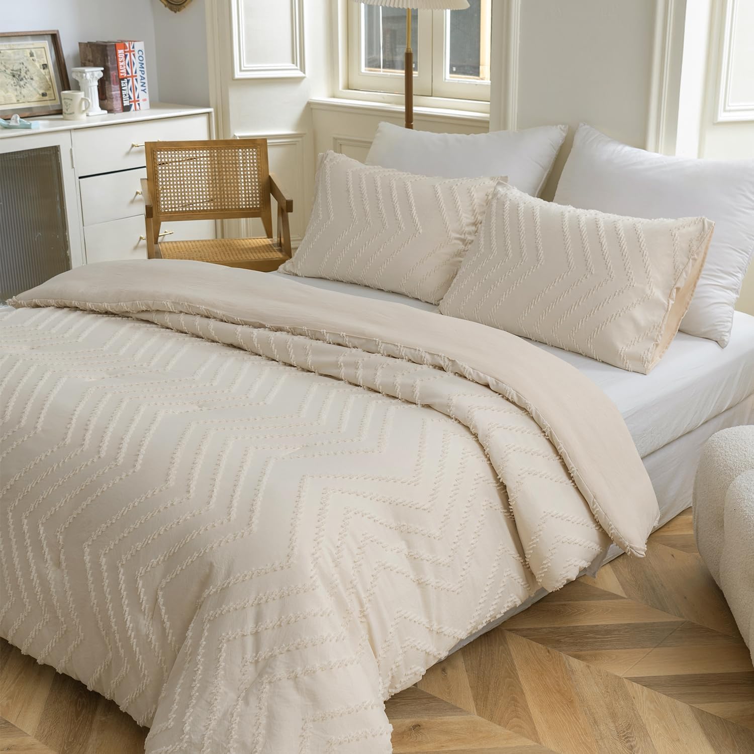 SLEEPBELLA Juego de edredón tamaño King, edredón de cama color crema, diseño capitoné vertical, juego de cama King ligero y esponjoso (tamaño King,
