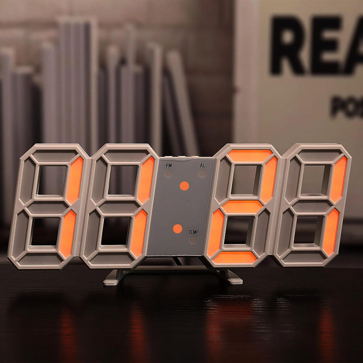 iFCOW Reloj despertador digital 3D, despertador LED de escritorio, alimentado por USB, con 3 alarmas, pantalla de fecha y temperatura, fácil de leer