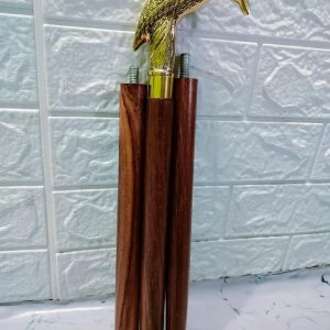 Bastón de madera con mango antiguo en forma de cuervo, una mezcla de naturaleza y estilo para hombres y mujeres Bastón de madera con mango antiguo en forma de cuervo, una mezcla de naturaleza y estilo para hombres y mujeres