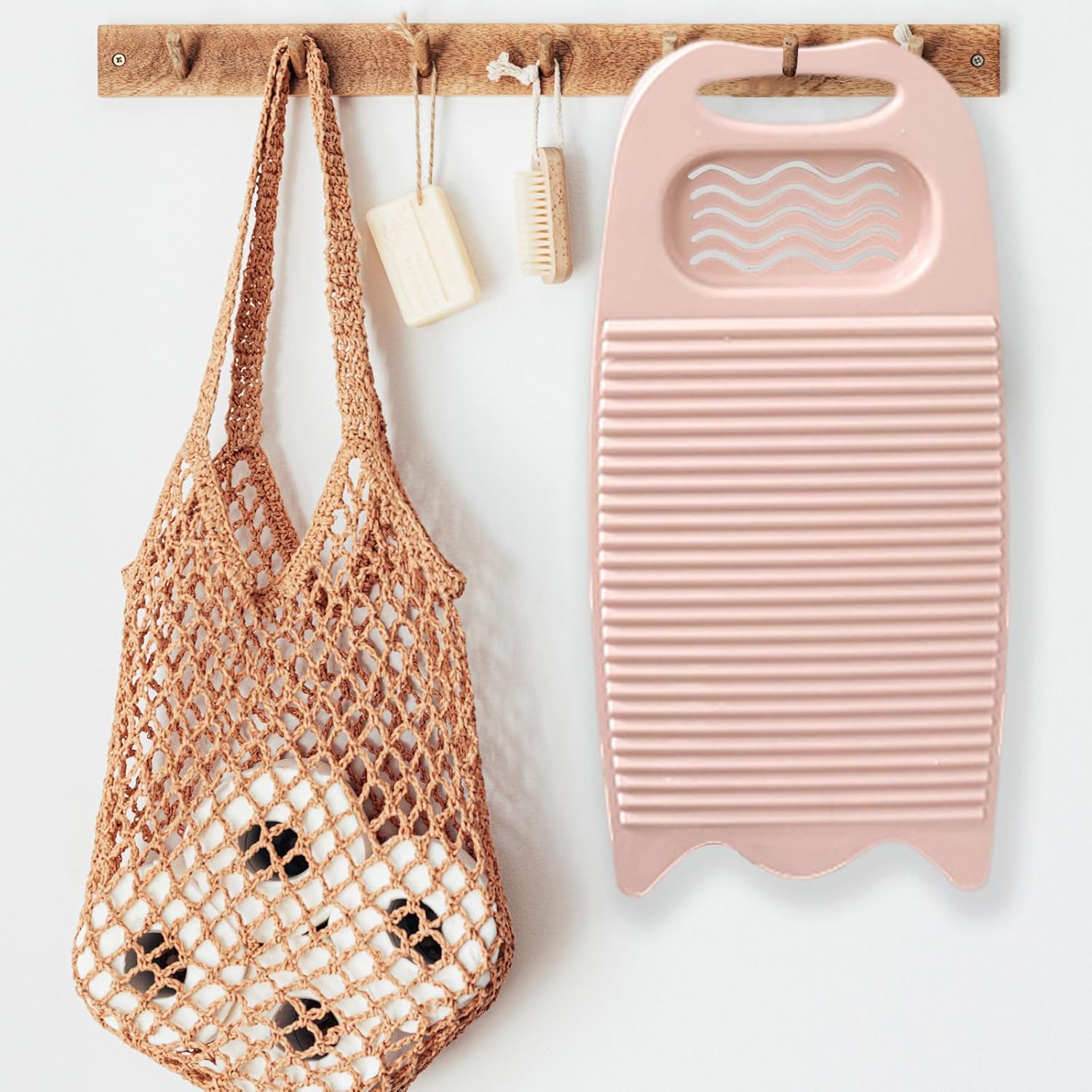 Tabla de lavado, tabla de lavar para lavar a mano la ropa, tabla de limpieza de plástico para el hogar con soporte portátil (A-rosa claro)