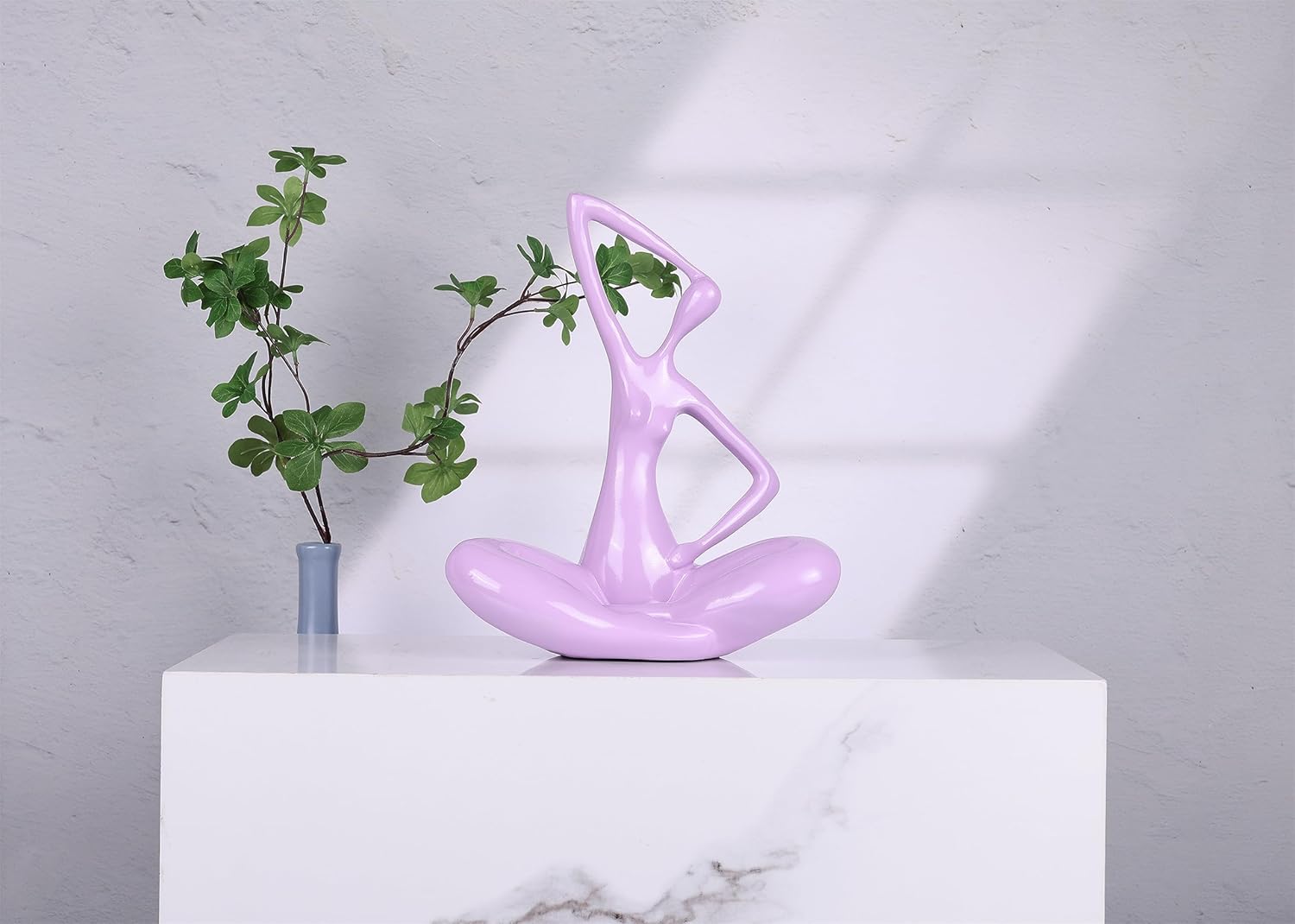 Estatua de dama de yoga púrpura, estatua decorativa femenina moderna, decoración del hogar, decoración de arte moderno para sala de estar, mesa de