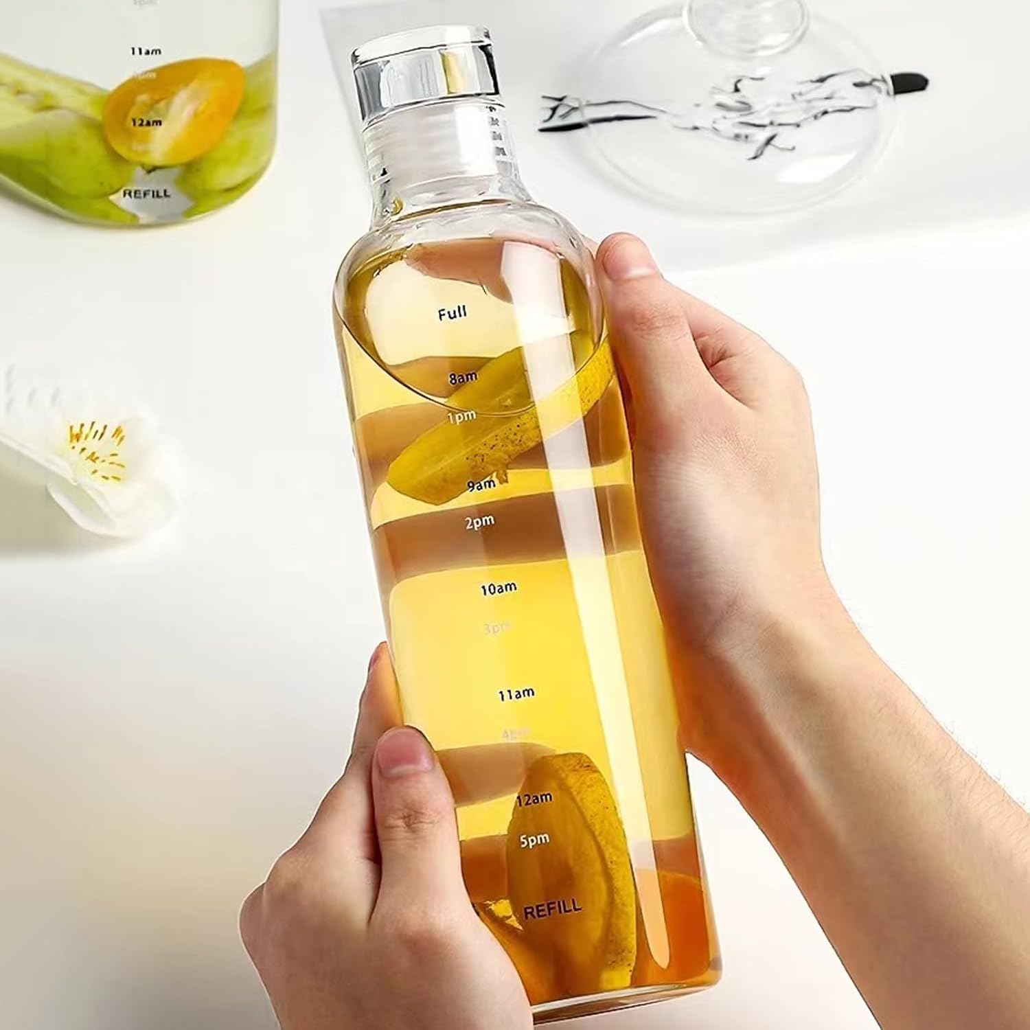 DNIENKGE Botella de agua de vidrio de 27 onzas con marcador de tiempo, a prueba de fugas, sin BPA, reutilizable, con funda antideslizante, para