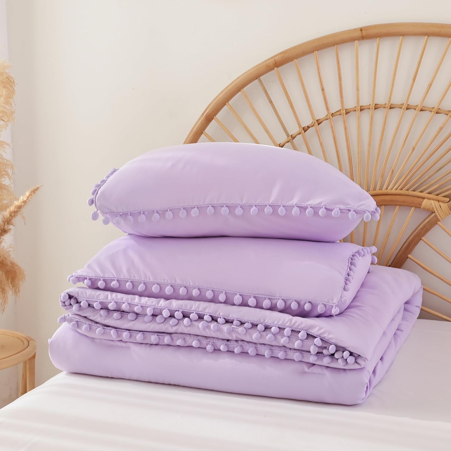 YIRDDEO Juego de edredón de 3 piezas, color morado lavanda, tamaño matrimonial, diseño de flecos y pompones, juego de ropa de cama lujoso y bohemio
