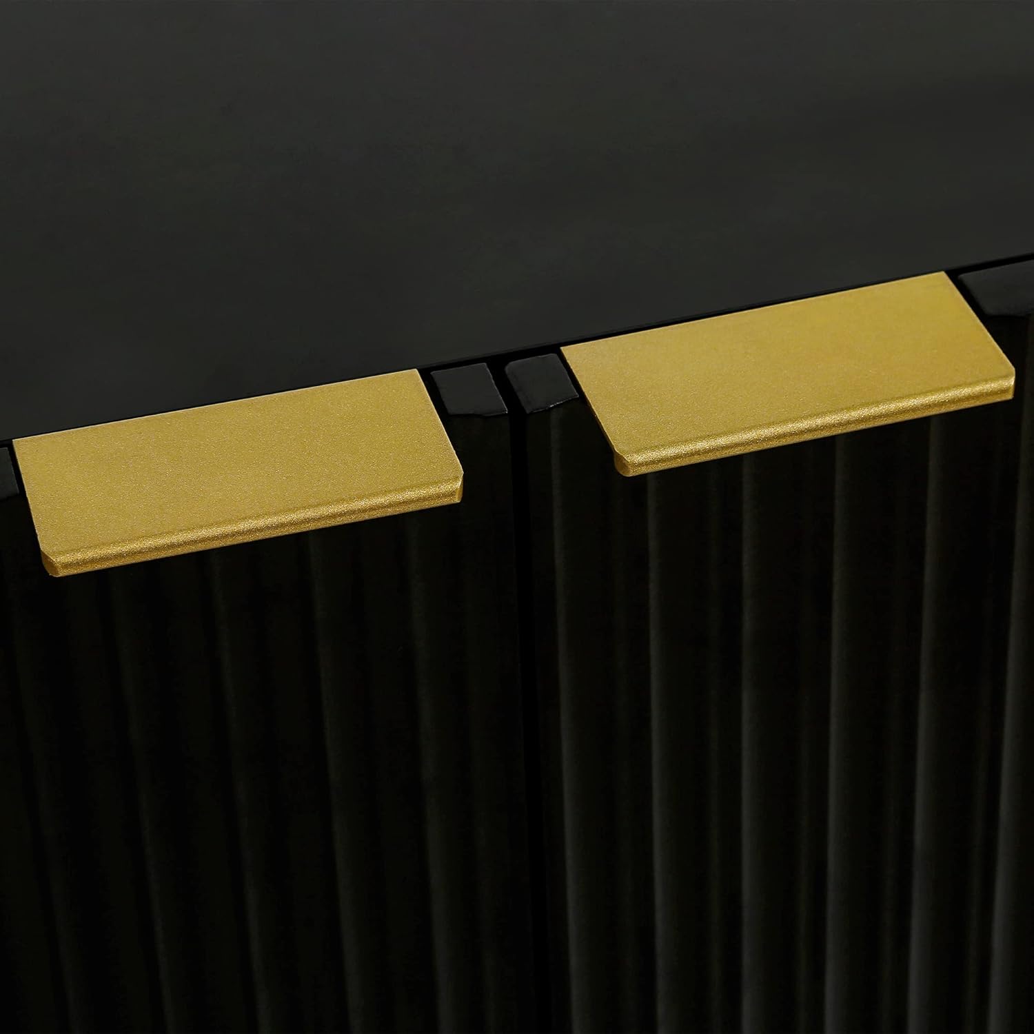 LUMISOL Aparador de cocina con 4 patas de metal dorado, armario de almacenamiento moderno con 3 puertas de línea recta y estante ajustable para sala