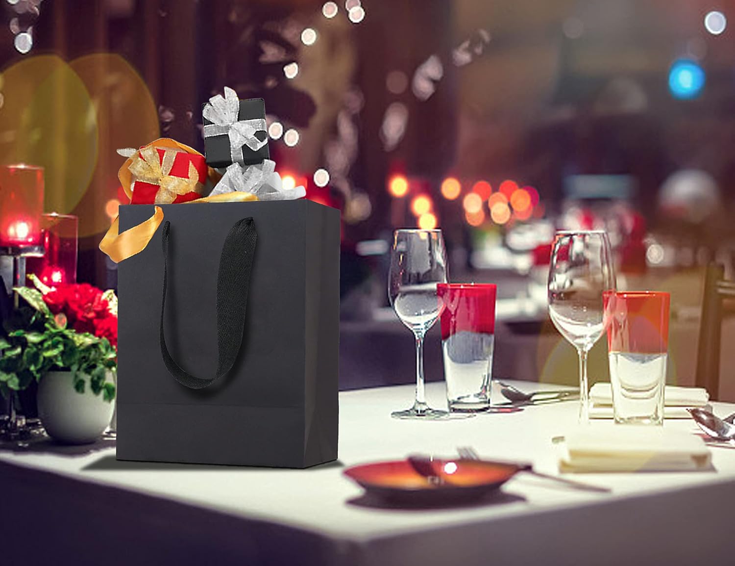 HUAPRINT Bolsas de papel negro, bolsas de regalo, bolsas de compras con asas de cinta, 30 paquetes de 7 x 4 x 9 pulgadas, bolsas de regalo para