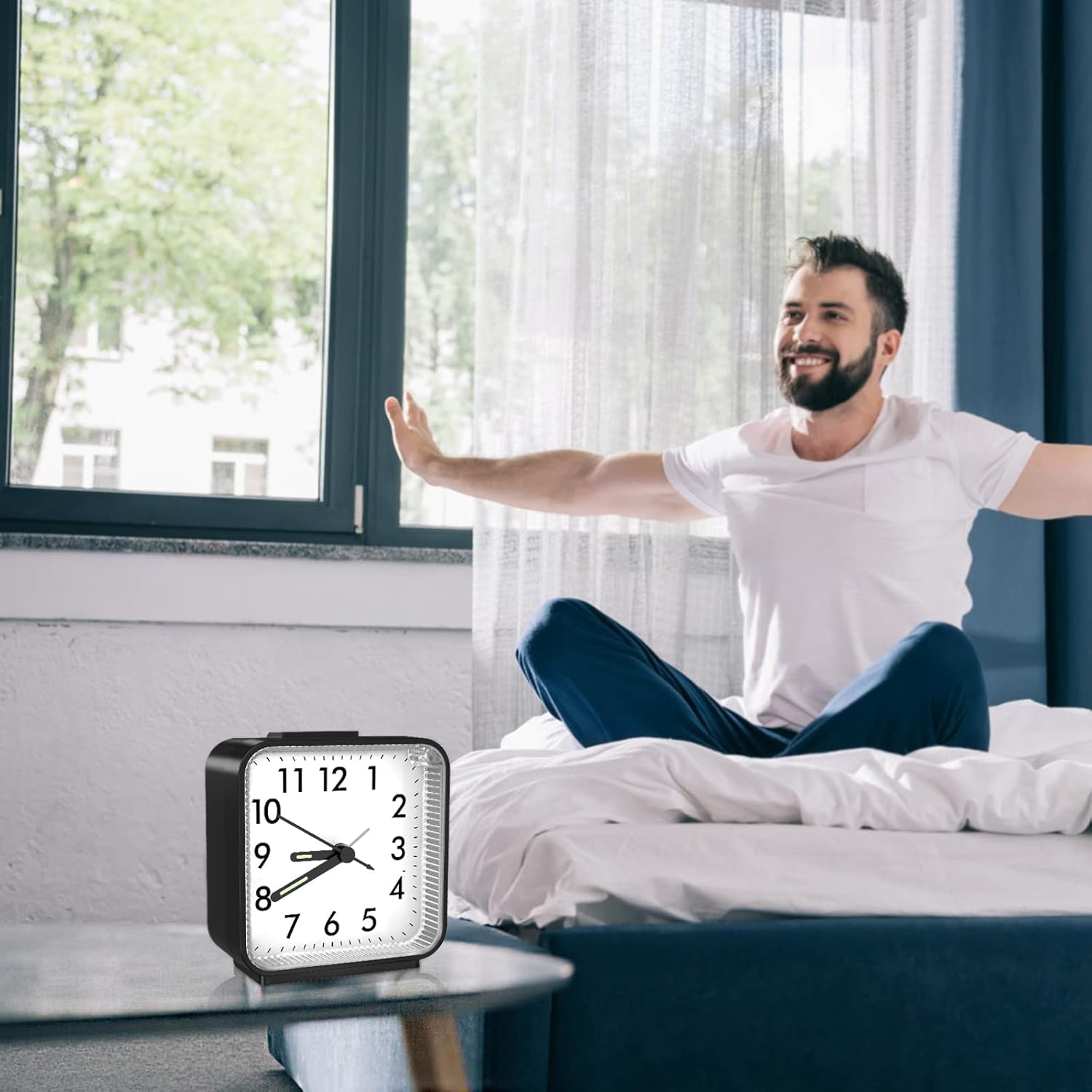 ORIA Reloj despertador analógico, reloj despertador silencioso, reloj despertador sin tictac, pequeño reloj despertador con luz nocturna,