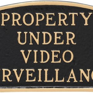 Montague Metal Products Placa pequeña de 5.5 x 9 pulgadas, diseño de arco bajo videovigilancia, color negro y dorado Montague Metal Products Placa pequeña de 5.5 x 9 pulgadas, diseño de arco bajo videovigilancia, color negro y dorado