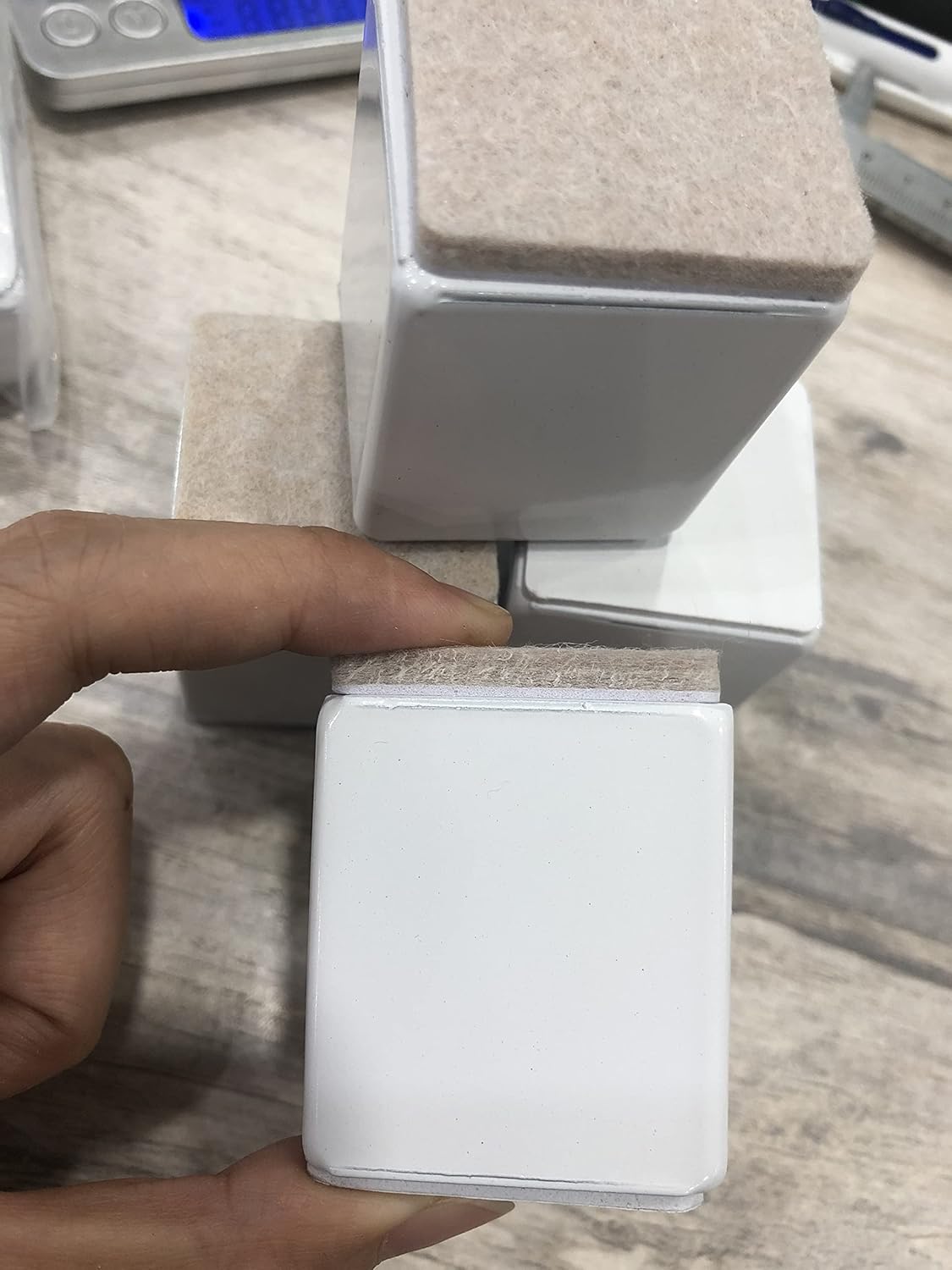 Elevadores autoadhesivos de 2 pulgadas para camas y muebles, elevadores de muebles de acero a muebles o camas pesados, elevadores autoadhesivos para