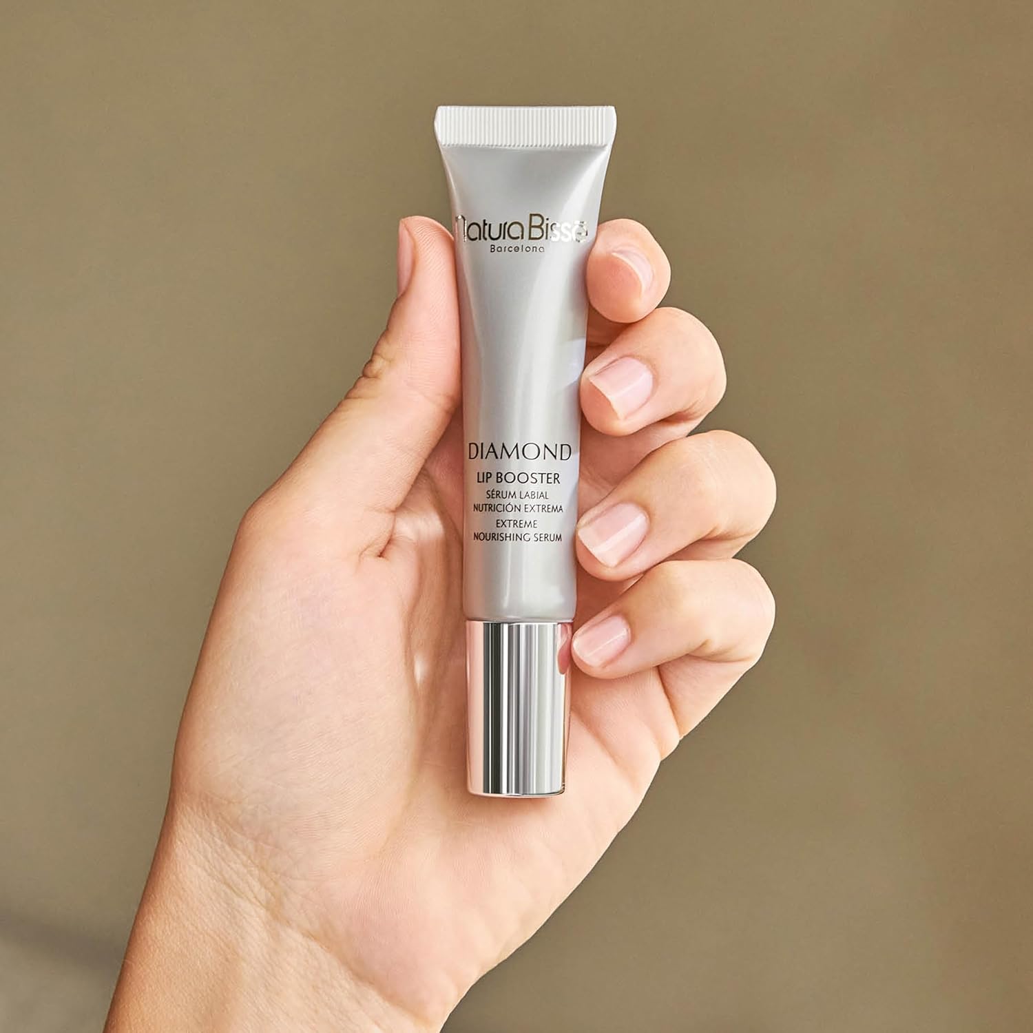 Natura Bissé Diamond Lip Booster  Suero labial de nutrición extrema  Suaviza, rellena y repone  Para piel normal y seca, 0.5 onzas