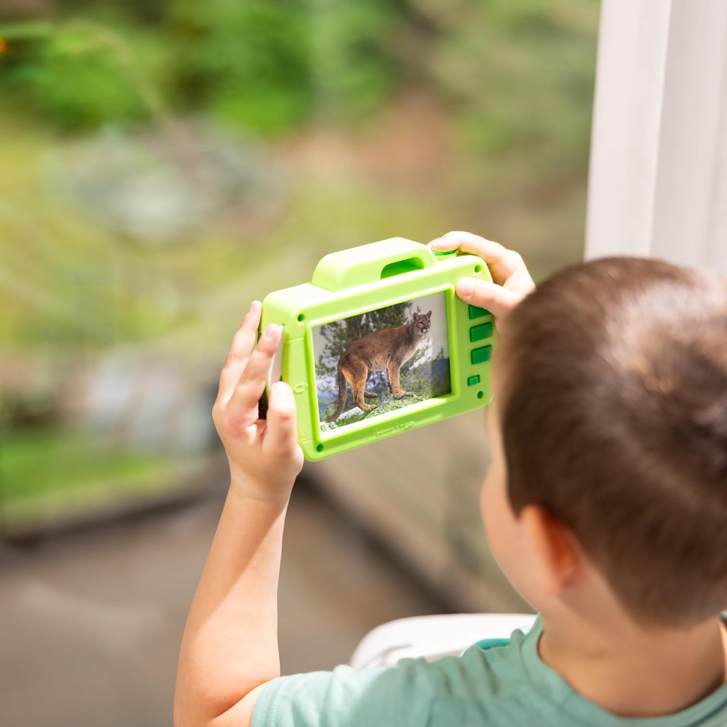 Melissa & Doug Juego de cámara con paisajes y sonidos de las Montañas Rocosas, Juego de cámara de juguete de madera – Tarjetas de fotos hacen