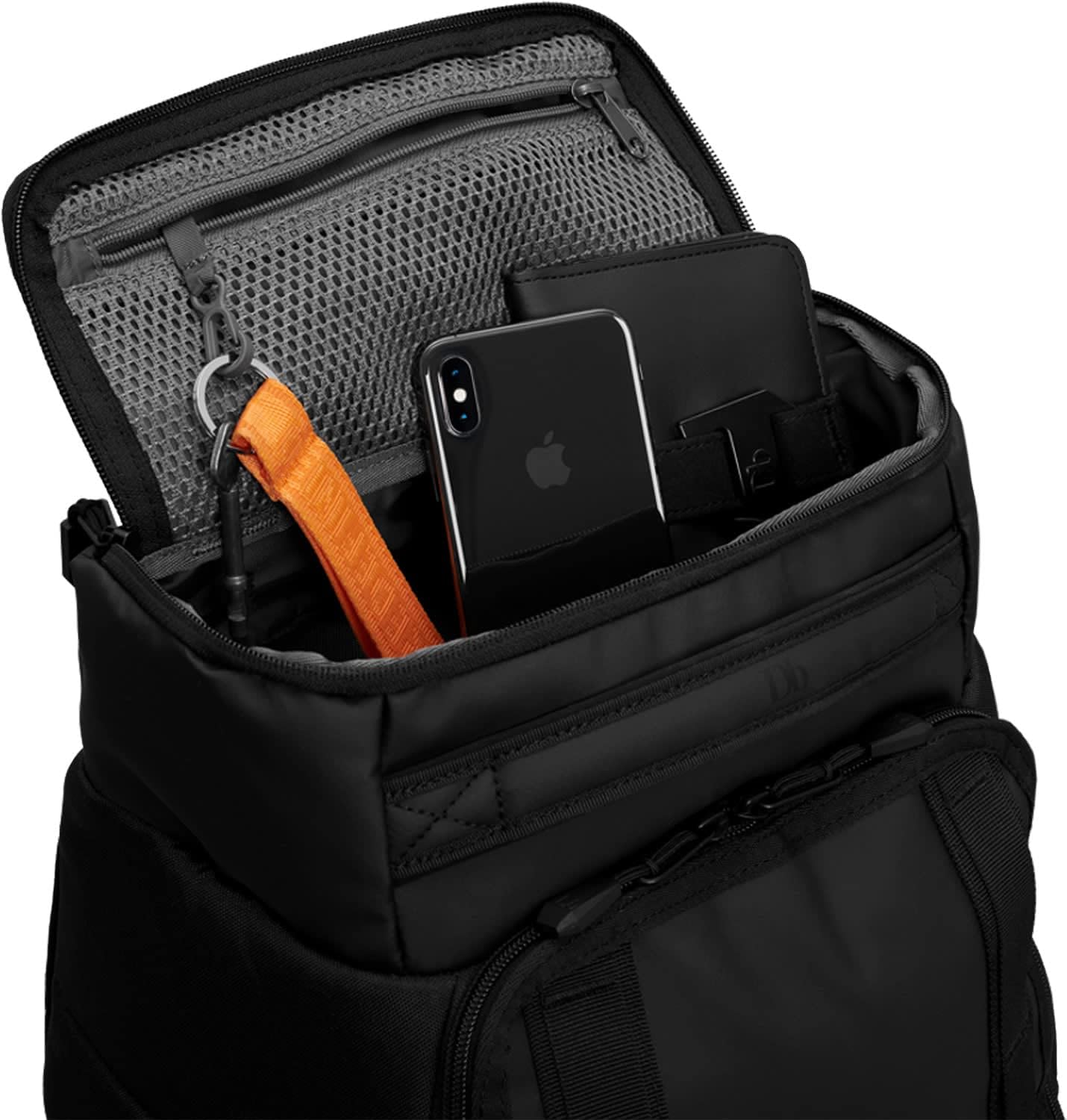 Db Journey The Hugger – Mochila de viaje ligera y duradera, Negro (black Out), Moderno