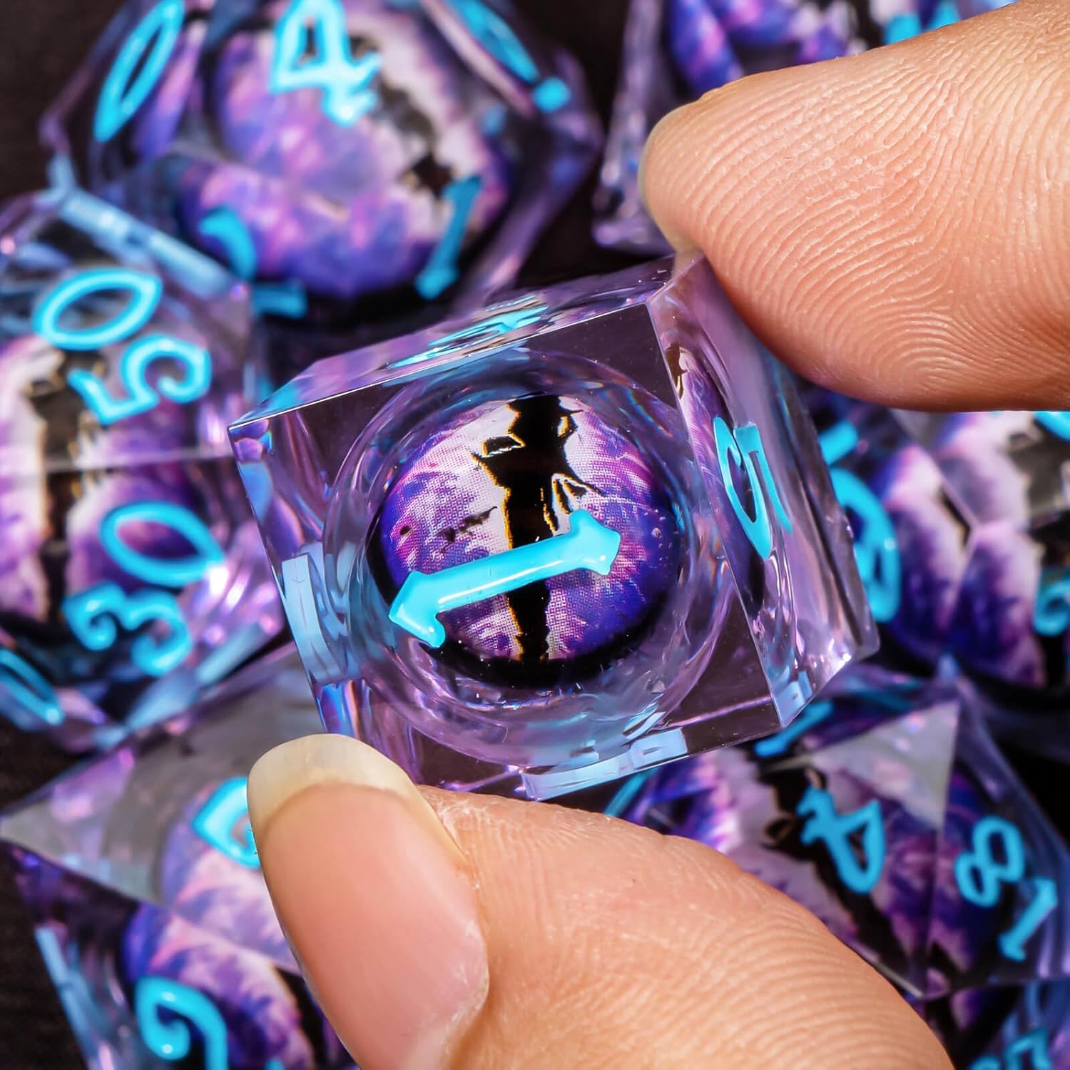 OUKELANWO Sharp Edge – Juego de dados DND con núcleo líquido con caja, 7 piezas de dados poliédricos D&D de Calabozos y Dragones, D&D flotantes, RPG