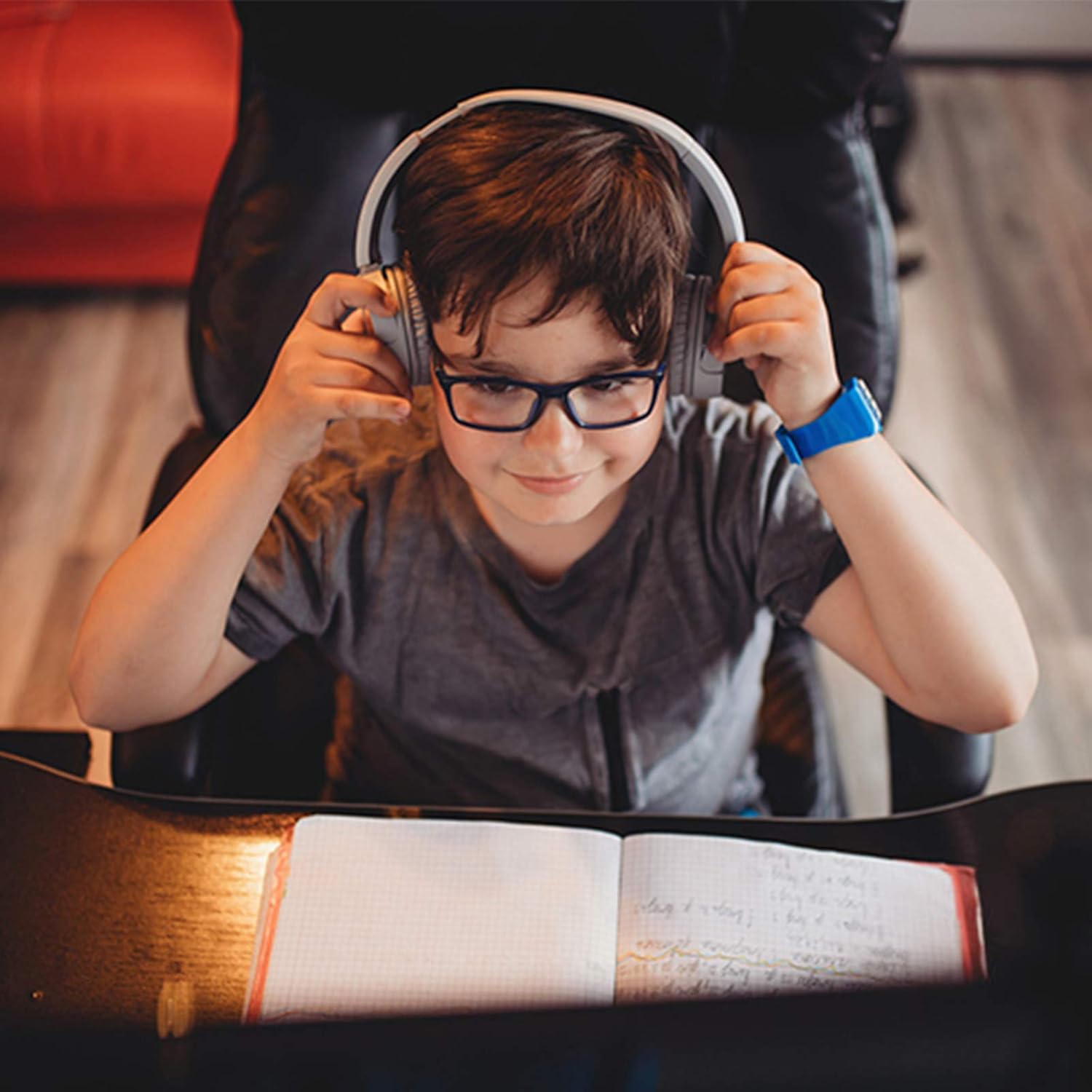 Outray Gafas de bloqueo de luz azul para adolescentes, antifatiga ocular, protección UV, gafas para juegos de computadora de 7 a 15 años