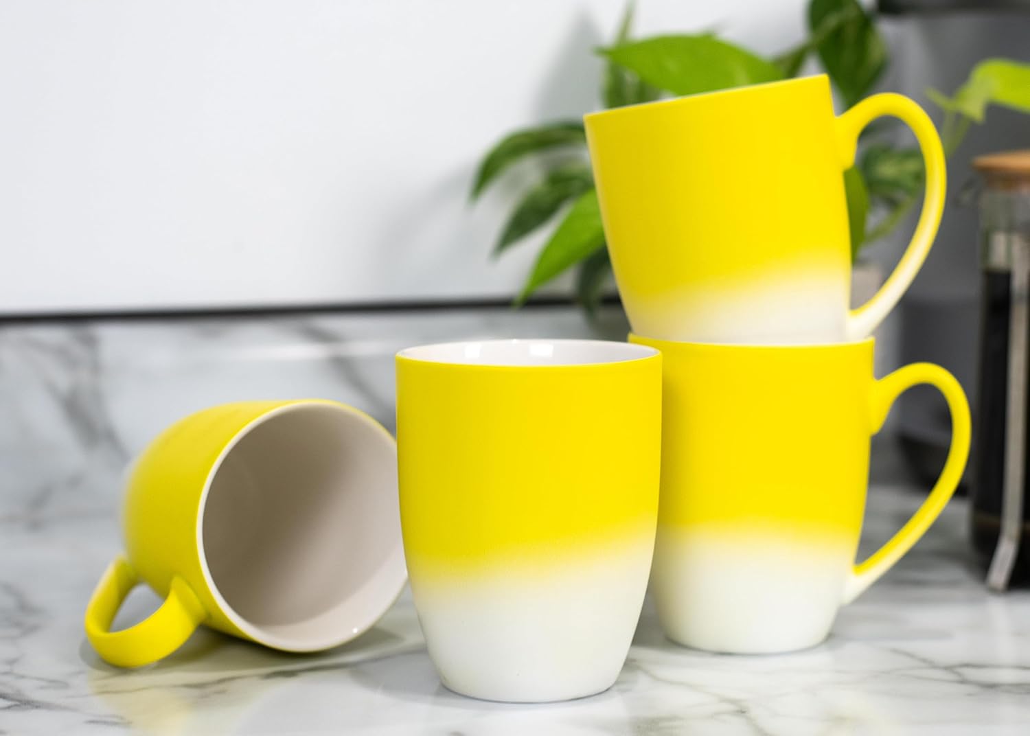Elanze Designs Love You Moon And Back – Taza de café de cerámica de cerámica de 12 onzas, color amarillo mate y blanco, dos tonos degradados