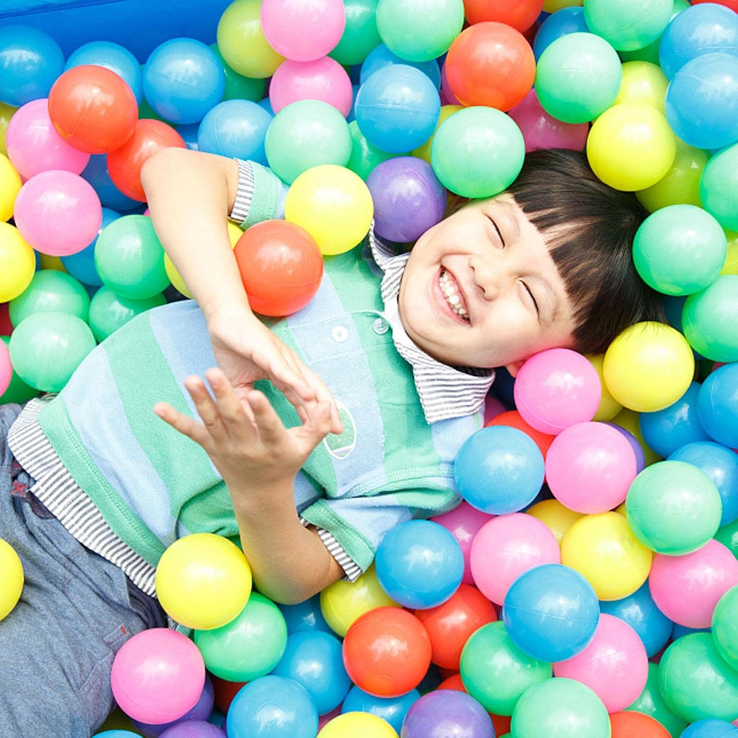 50 bolas con bolsa de almacenamiento, bolas sin BPA para pozo de bolas para niños pequeños, bolas coloridas antiaplastamiento de 2.2 in, bolas de