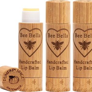 Bee Bella Bálsamo labial de especias de calabaza (paquete de 3) con cera de abejas, aceite de coco, aceite de jojoba, aceite de vitamina E, aceite Bee Bella Bálsamo labial de especias de calabaza (paquete de 3) con cera de abejas, aceite de coco, aceite de jojoba, aceite de vitamina E, aceite