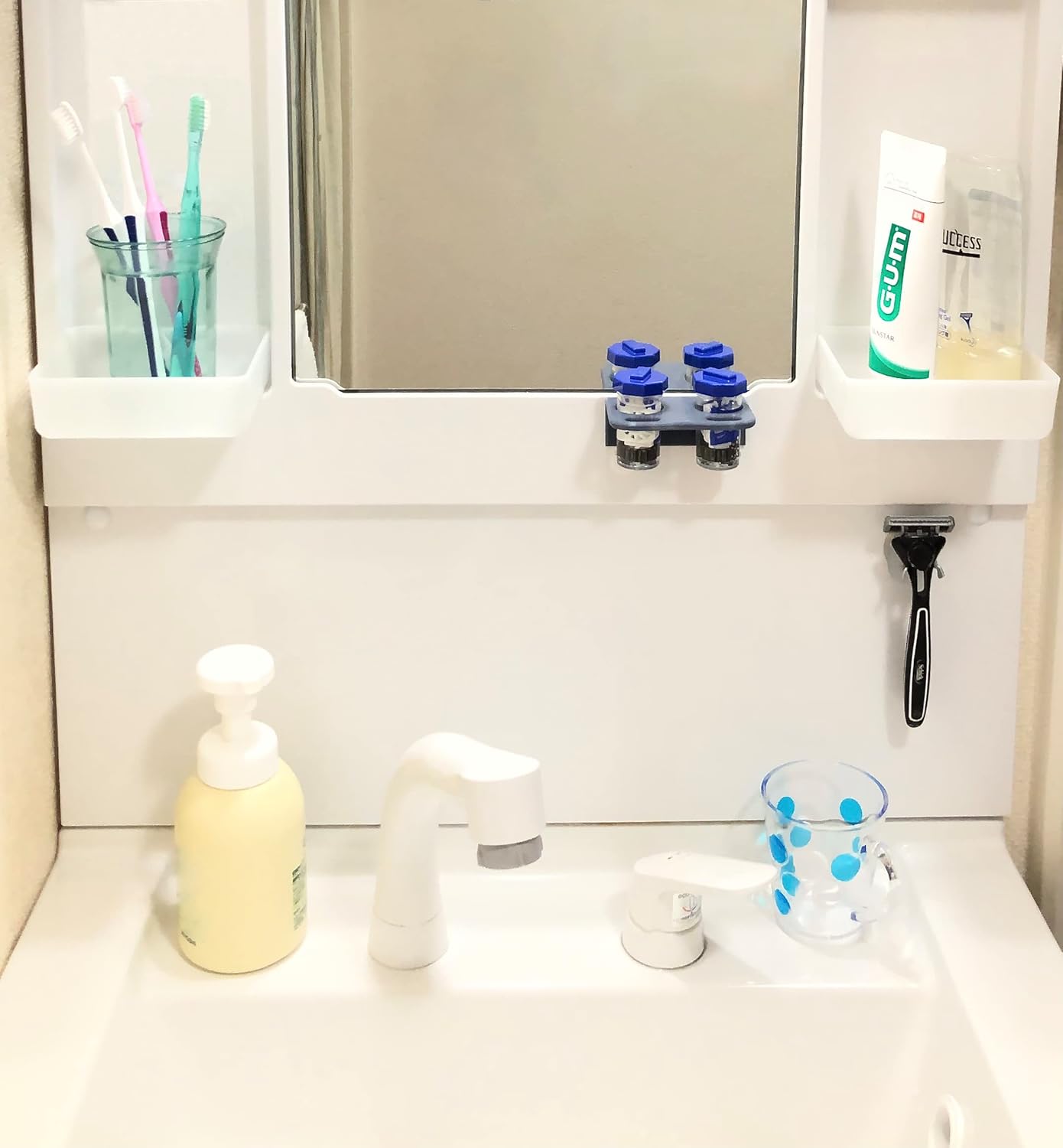 Clear Care – Funda para lentes de contacto con compartimento para gafas (funda no incluida), Rosado