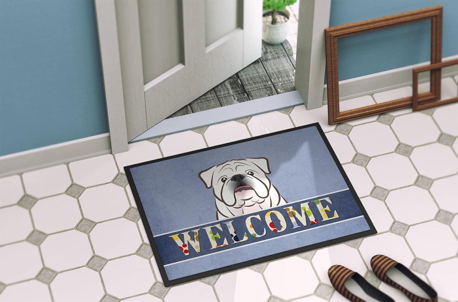 Caroline’s Treasures BB1406MAT – Tapete de bienvenida de bulldog inglés blanco de 18 x 27 pulgadas, tapete azul para puerta delantera, para