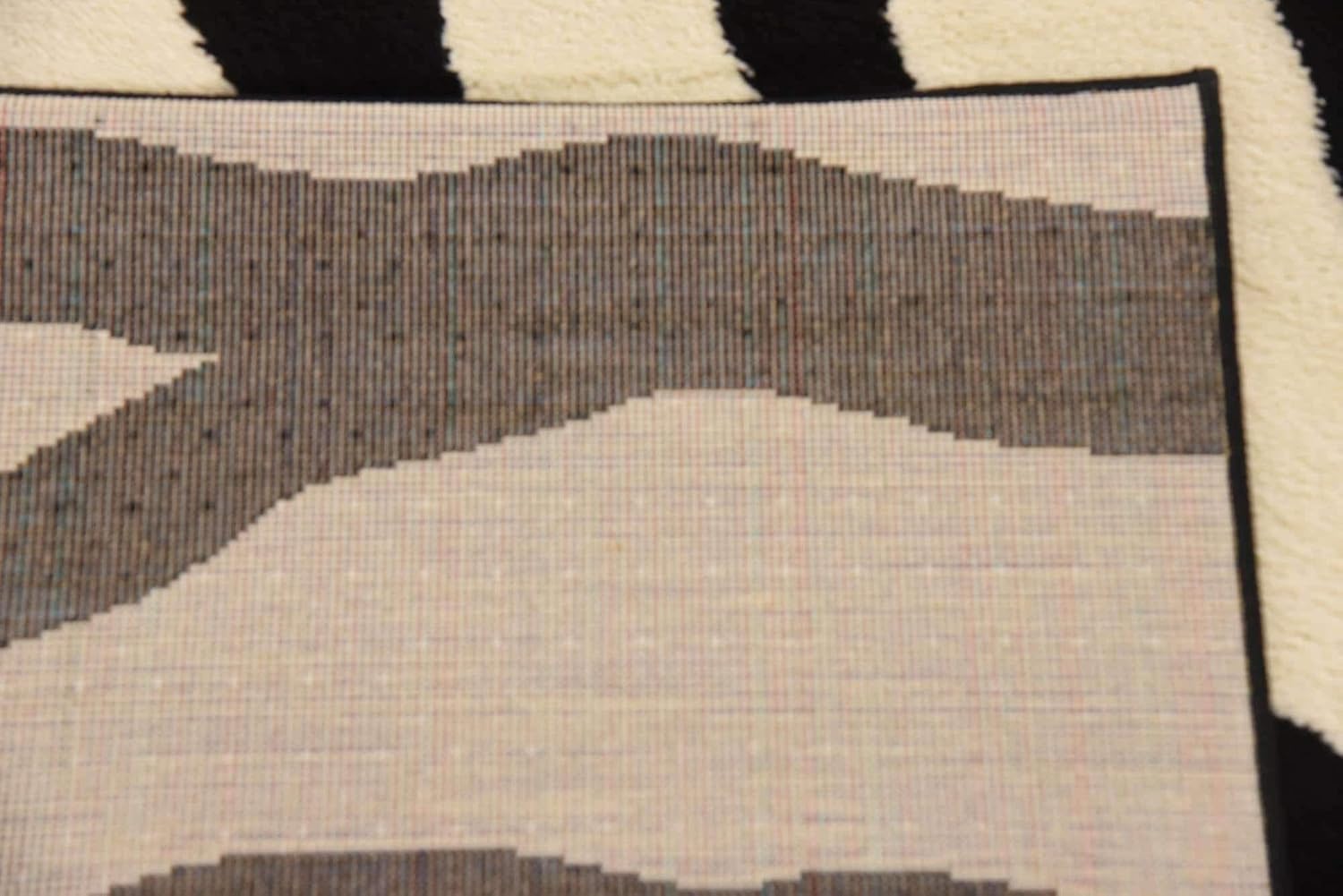 Unique Loom Wildlife Collection – Alfombra de área inspirada en animales con diseño de cebra, 6 x 9 pies, marfilnegro