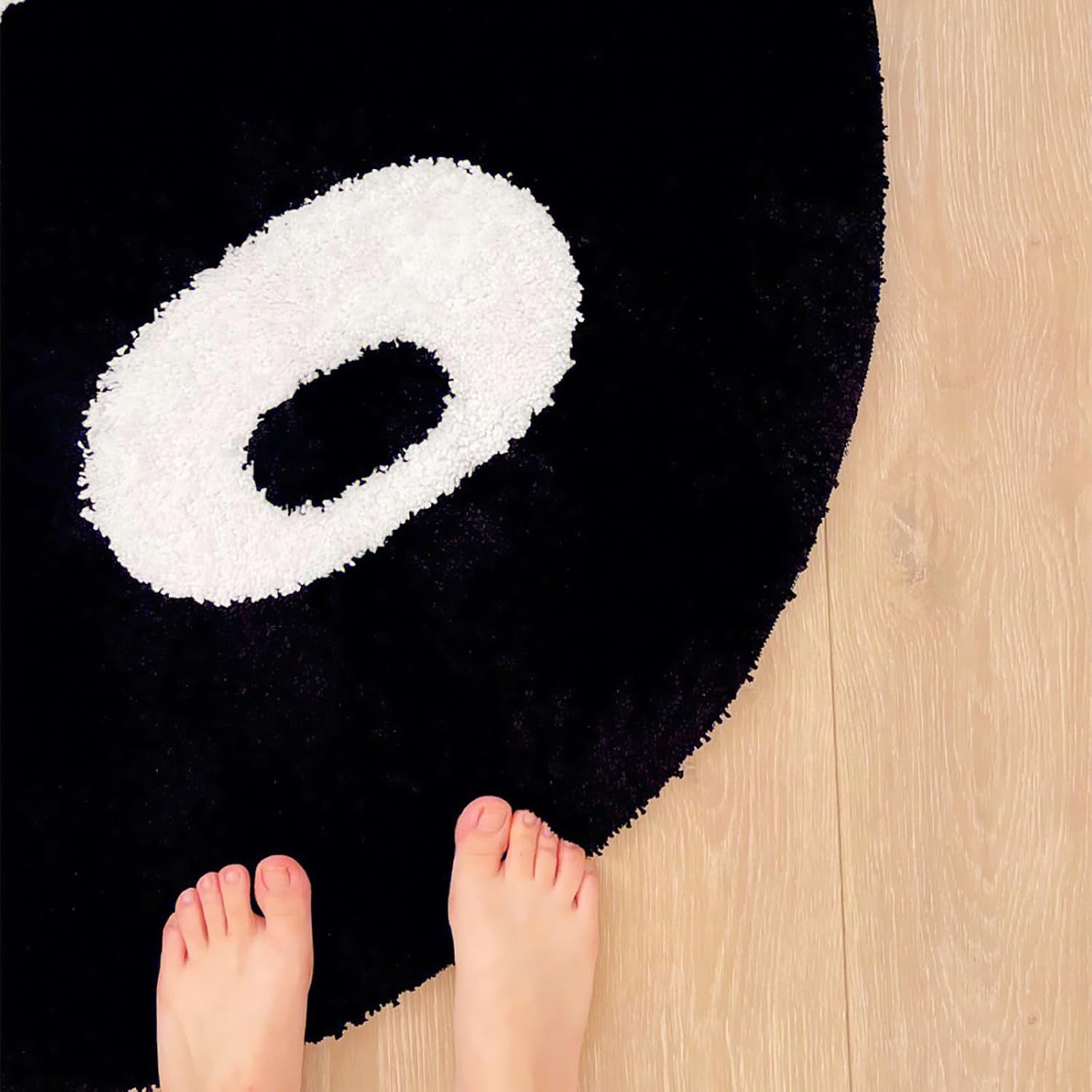 LEVINIS Alfombra redonda divertida, alfombra de área en blanco y negro, bonitos ojos, para dormitorio, mesita de noche, lanudo y antideslizante,