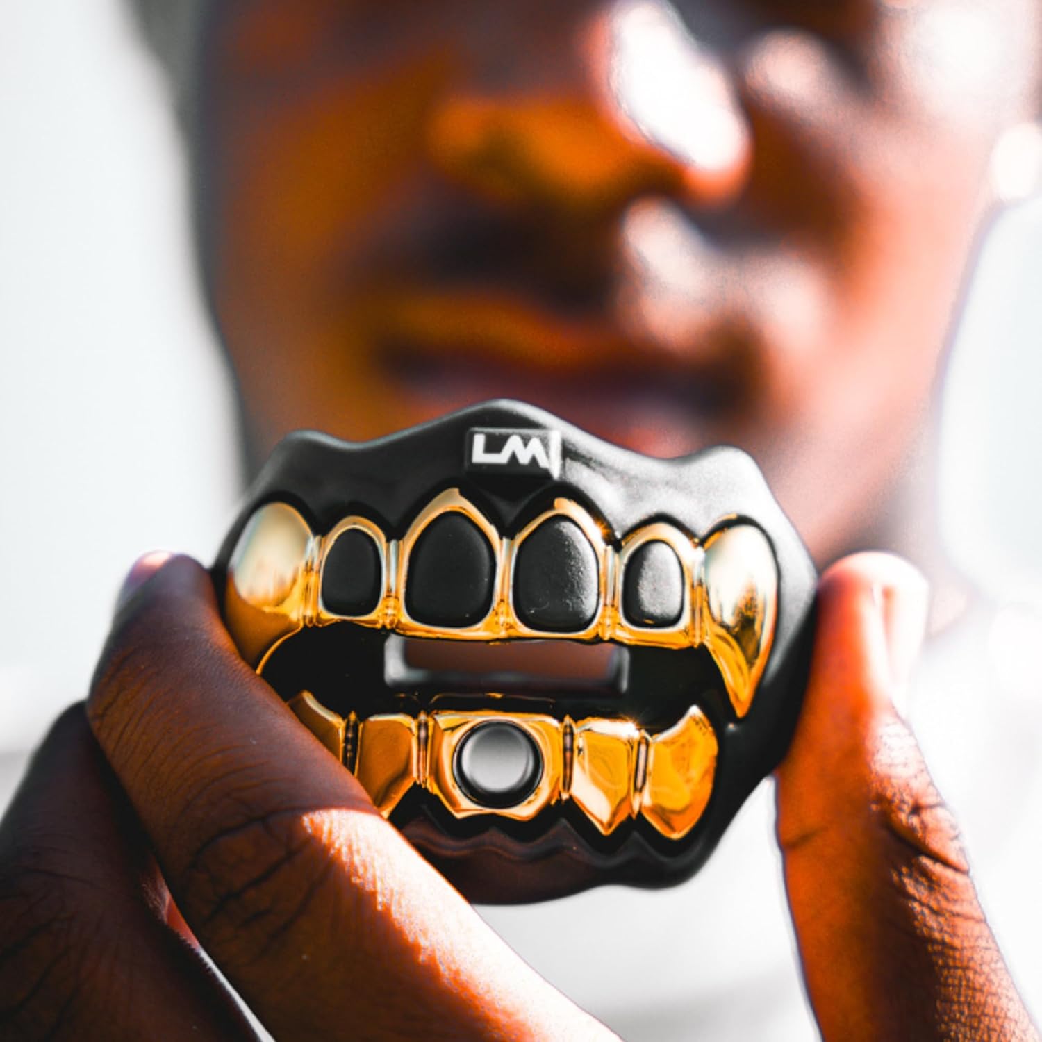Loudmouth – Protector bucal de fútbol, boquilla de fútbol 3D cromada, se adapta a adultos y jóvenes, accesorios de fútbol (Grillz 3D, cromo