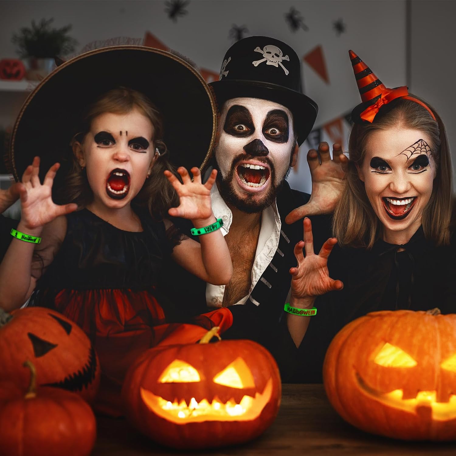 48 pulseras de silicona luminosas de Halloween, pulseras con patrones de calabaza que brillan en la oscuridad para Halloween, regalos de truco o