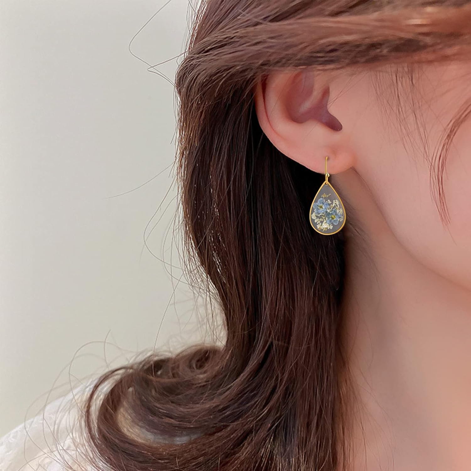 Pressed Flower Earrings,Handmade Pressed Forget-me-not Flower Earrings for Women,Unique Resin Drop Dangle Plant Earrings Dry Flowers,perfect for