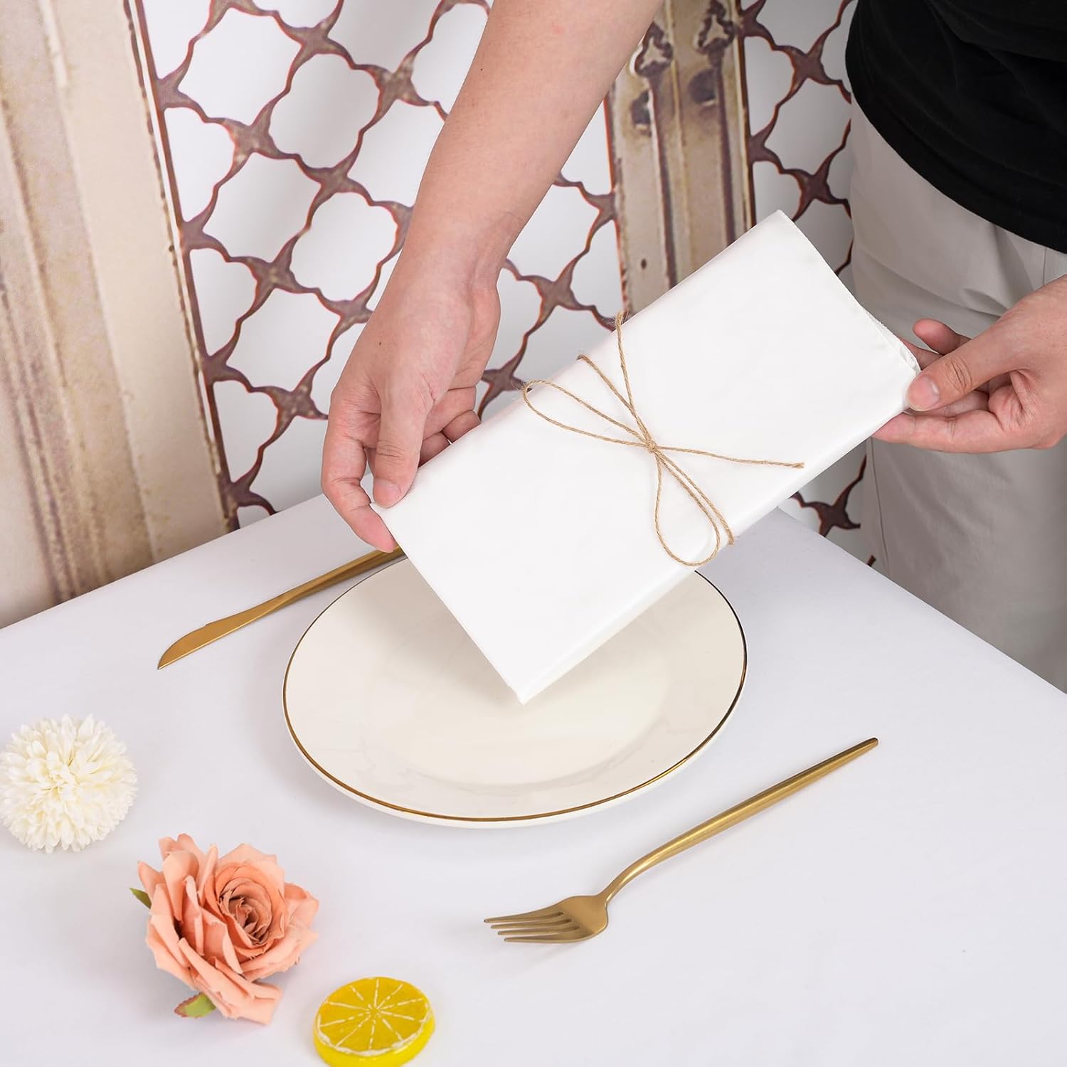 Paquete de 72 servilletas cuadradas de tela de satén de 20 x 20 pulgadas, servilletas de seda lavables, reutilizables, servilletas de mesa de tela