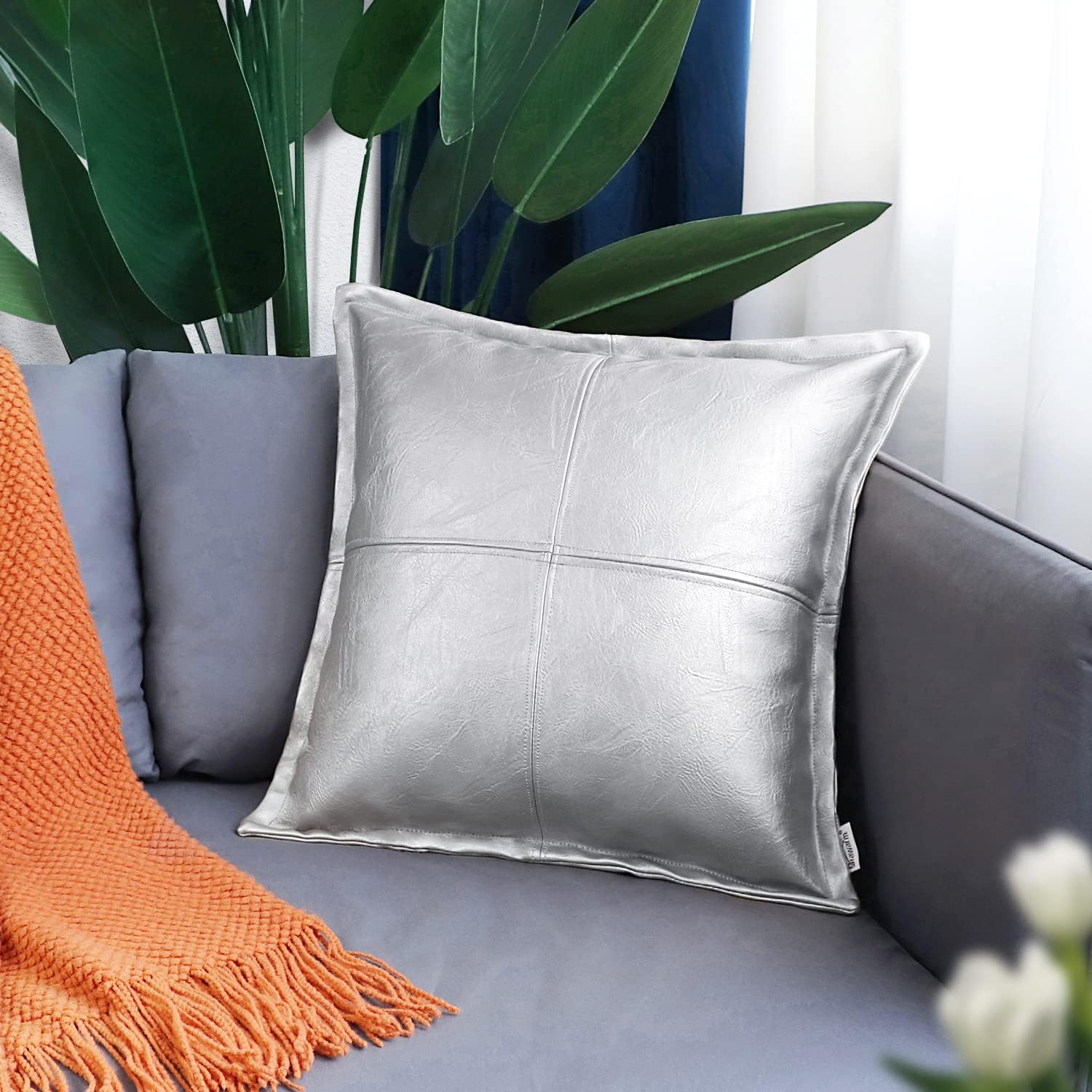 BRAWARM Almohada de cuero plateado de 16 x 16 pulgadas, funda de almohada de piel sintética con ribetes, fundas de almohada decorativas de cuero