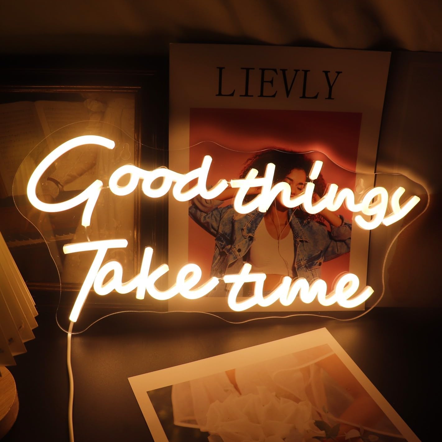 QiaoFei Letrero LED de neón con texto en inglés “Good Things Take Time”, luces de neón alimentadas por USB, para habitación de niñas, decoración de