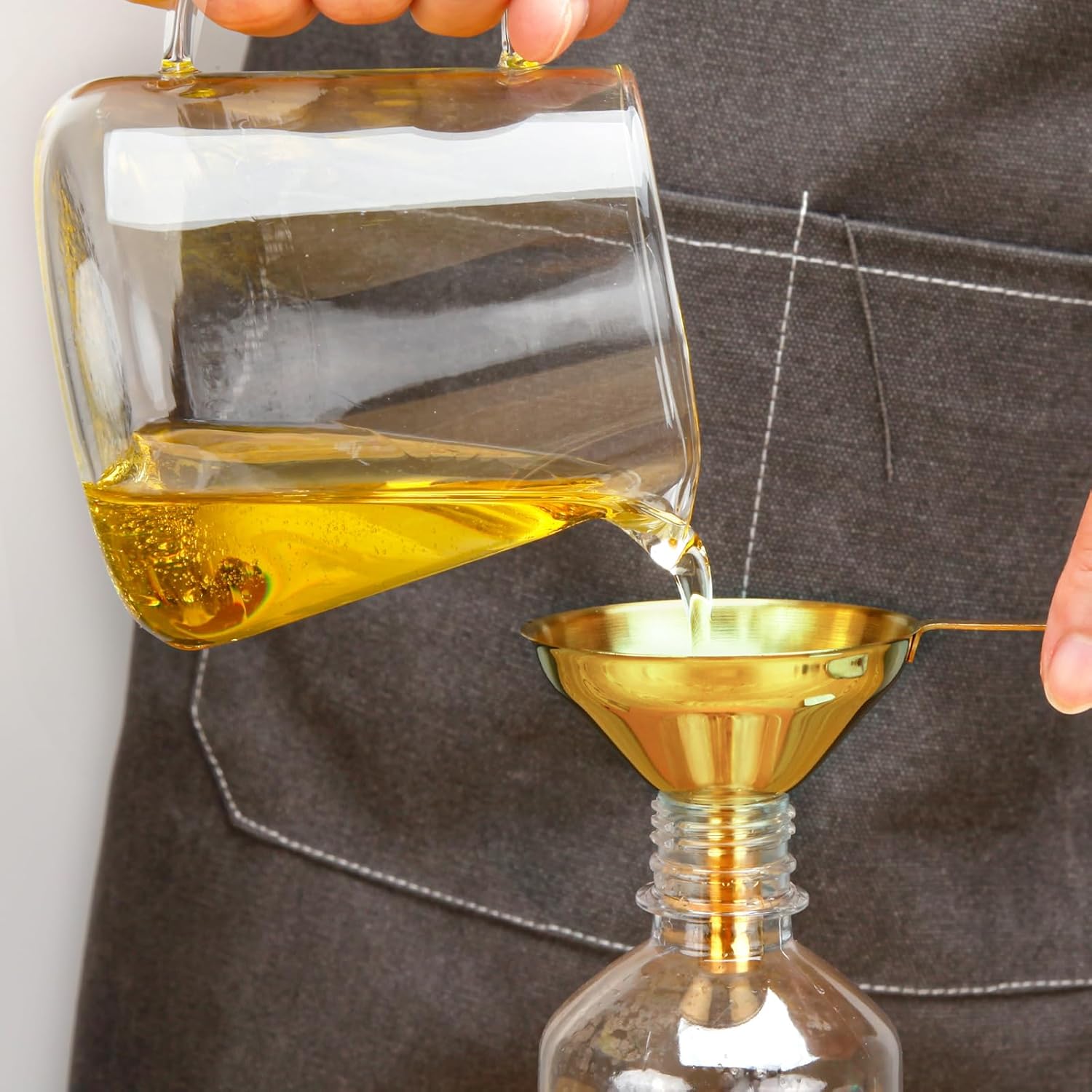 Raings Embudos pequeños para llenar botellas, juego de 3 embudos de cocina de metal de acero inoxidable con diseño de mango largo, mini embudo de