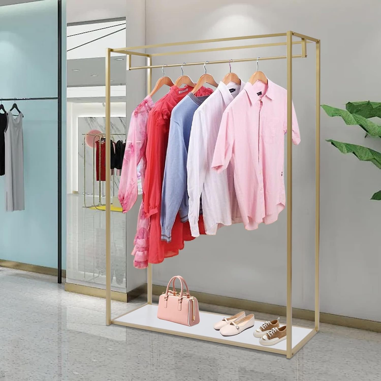 Percheros dorados de 67 pulgadas para boutiques, estante para vestidos de novia al por menor, estante de ropa comercial resistente, estantes de