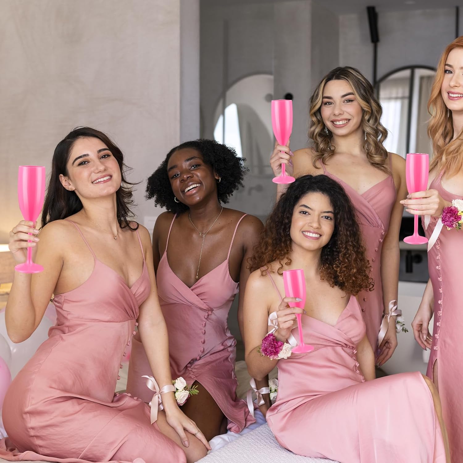 Paquete de 12 copas de champán rosa, copas de plástico de tallo largo de plástico, copas de champán irrompibles y reutilizables para despedidas de