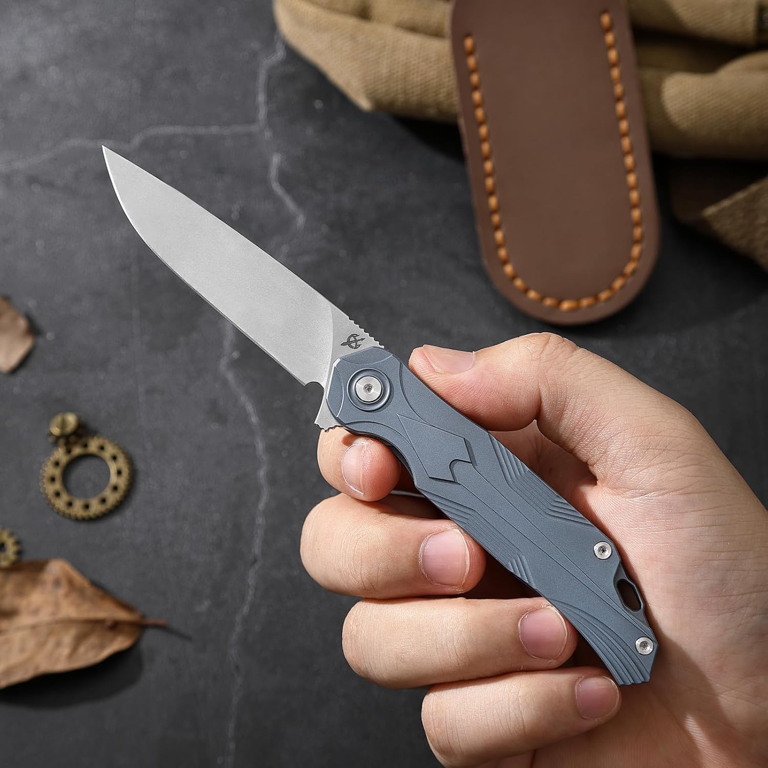 Cuchillo plegable de bolsillo EDC, cuchillo plegable de hoja S35VN, mango de titanio azul, construcción de bloqueo forrado, adecuado para hombres y