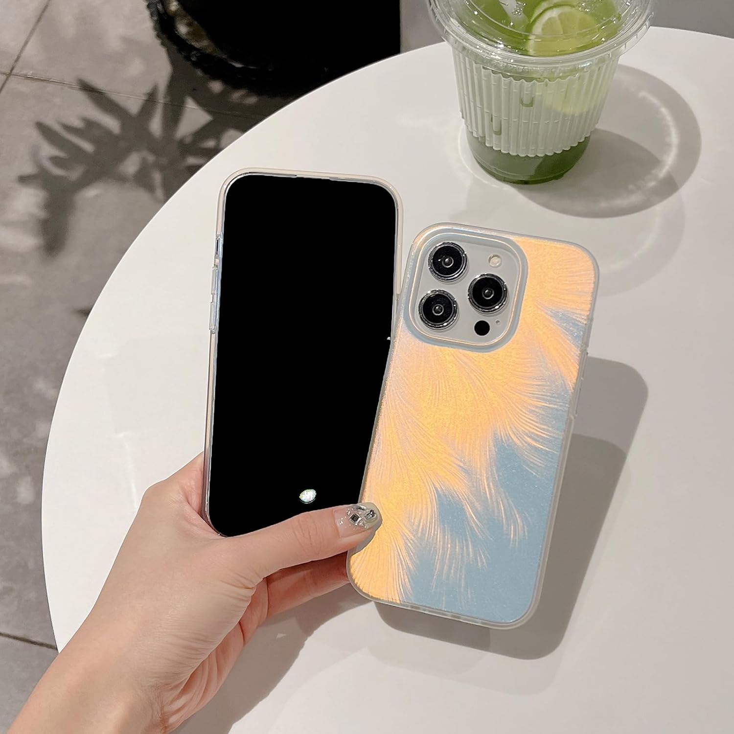 SKYLMW Funda compatible con iPhone 13 Pro para hombres, mujeres y niñas, translúcida, a la moda, con plumas, láser, mate, TPU y policarbonato duro,
